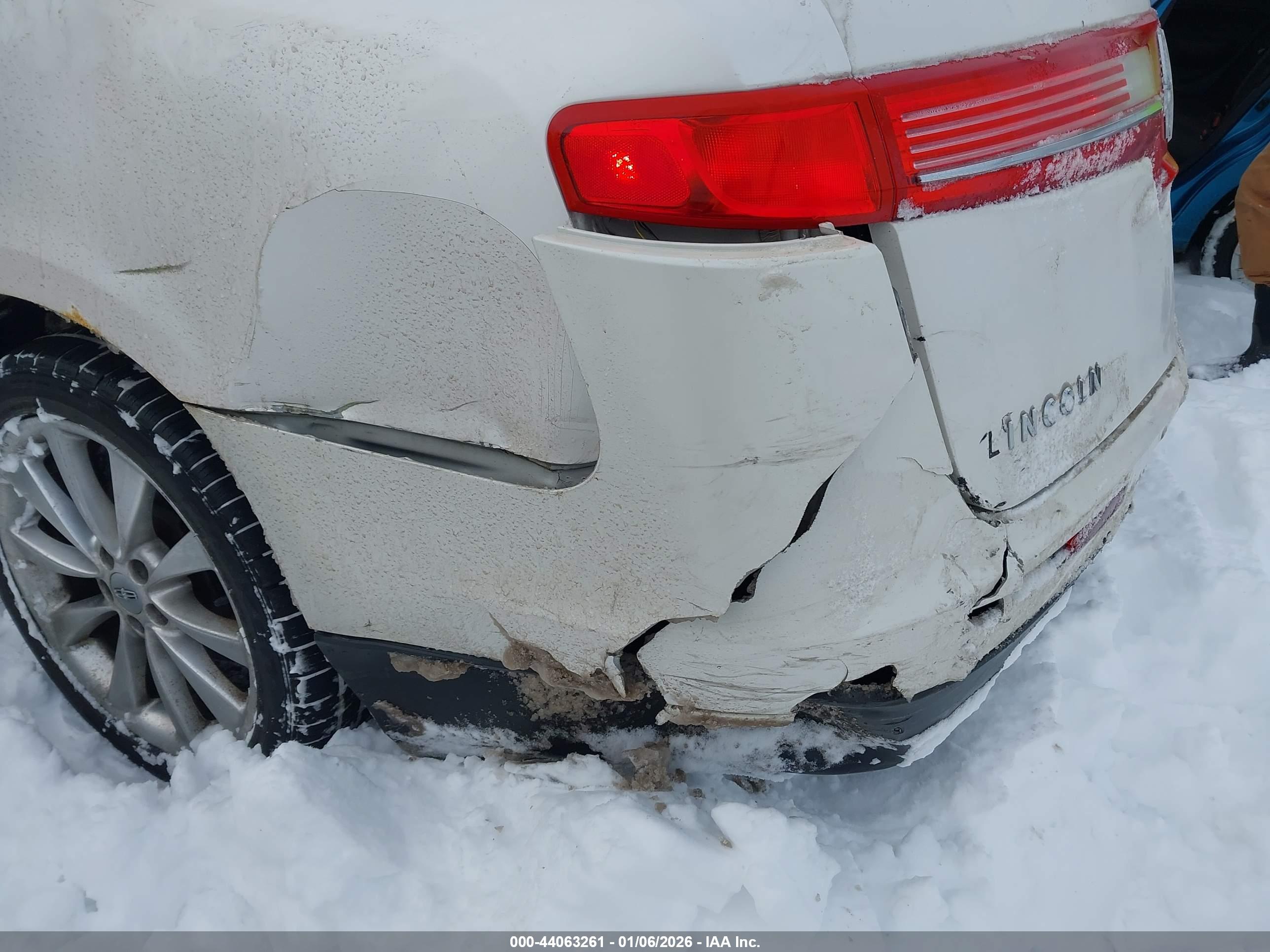 LINCOLN MKT image 6