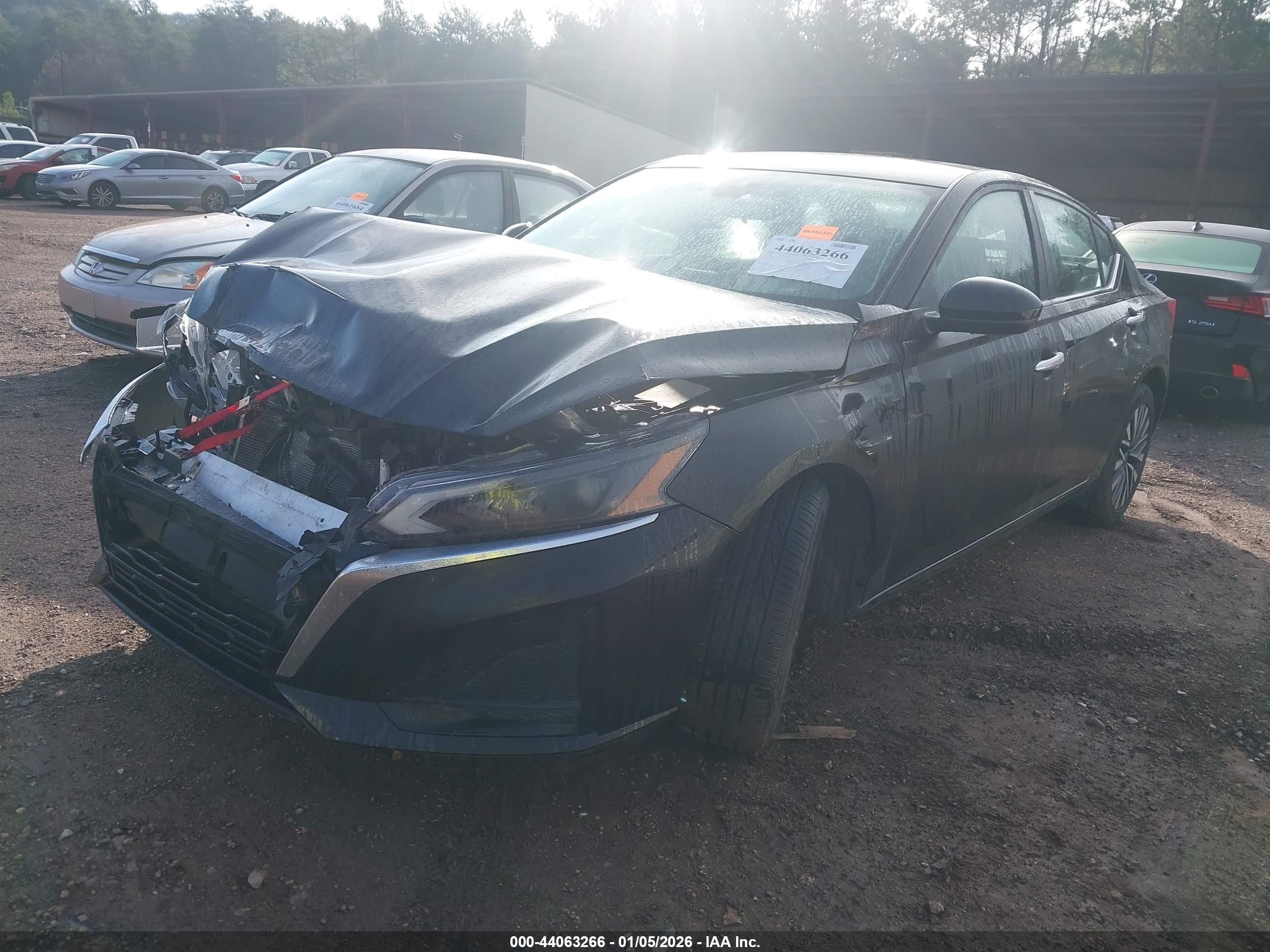 NISSAN ALTIMA image 2