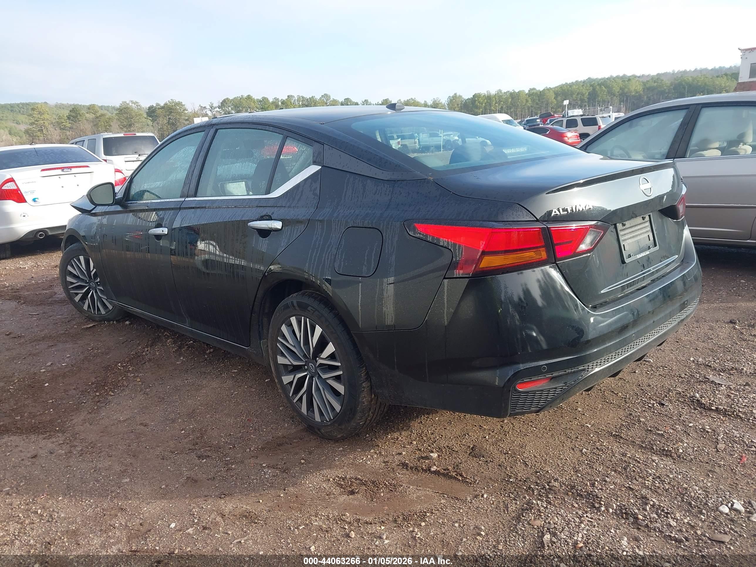 NISSAN ALTIMA image 3
