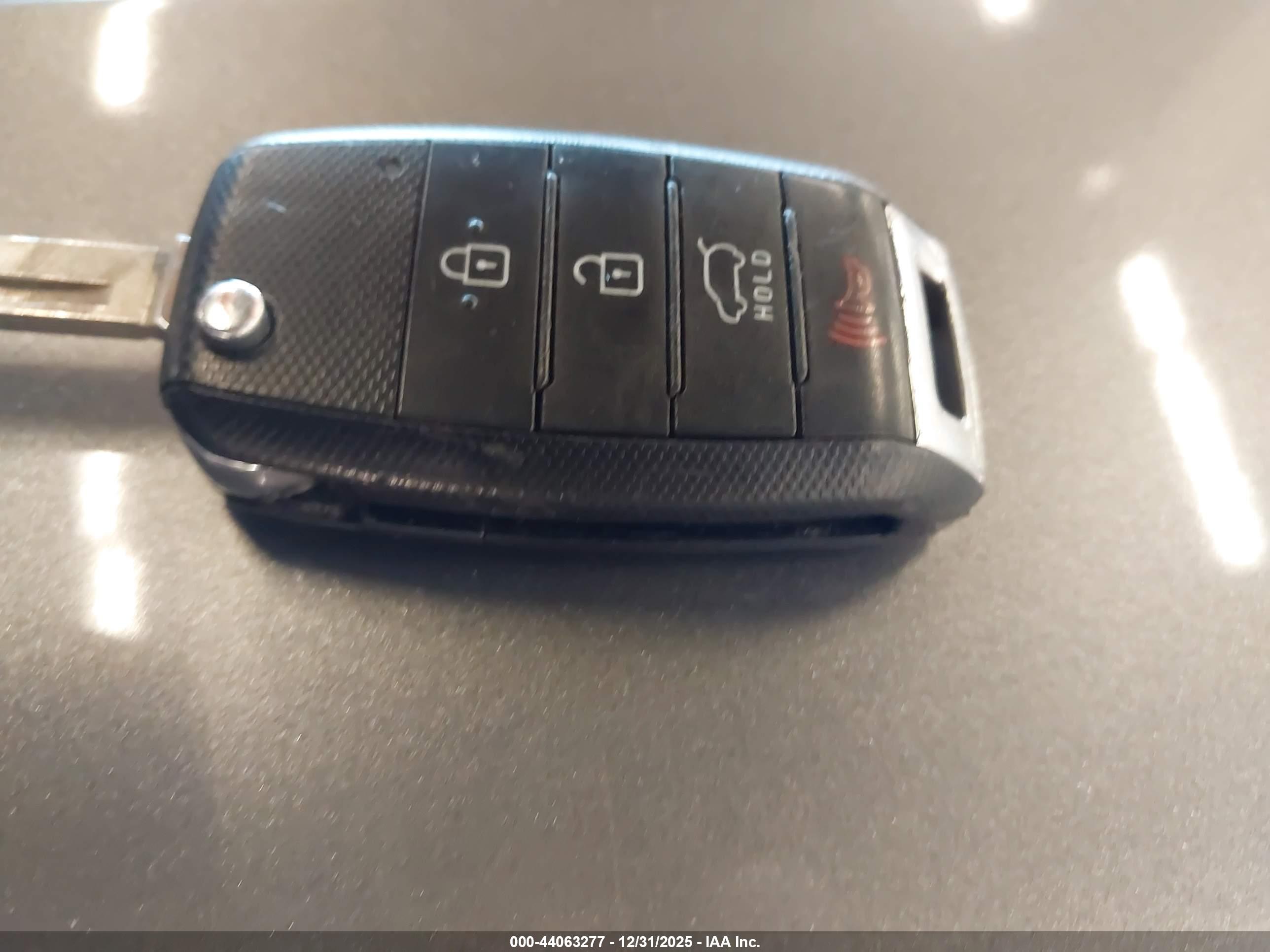 KIA SORENTO image 11