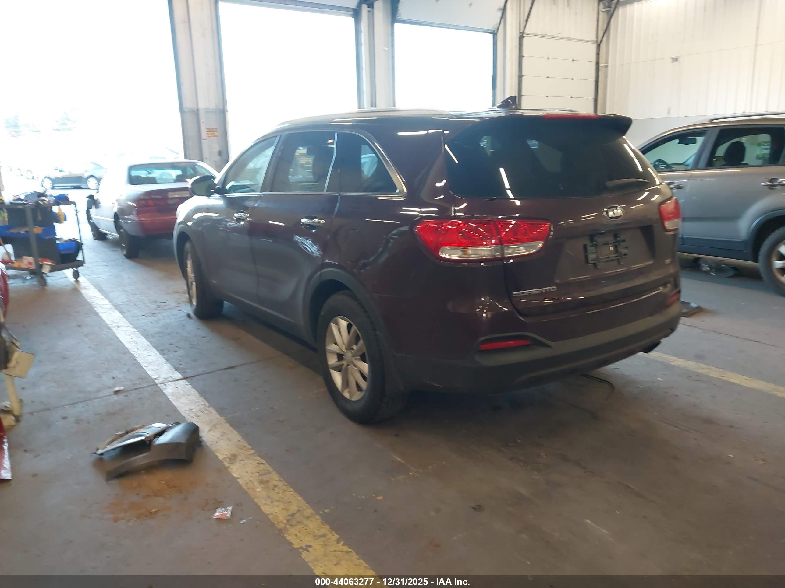KIA SORENTO image 3
