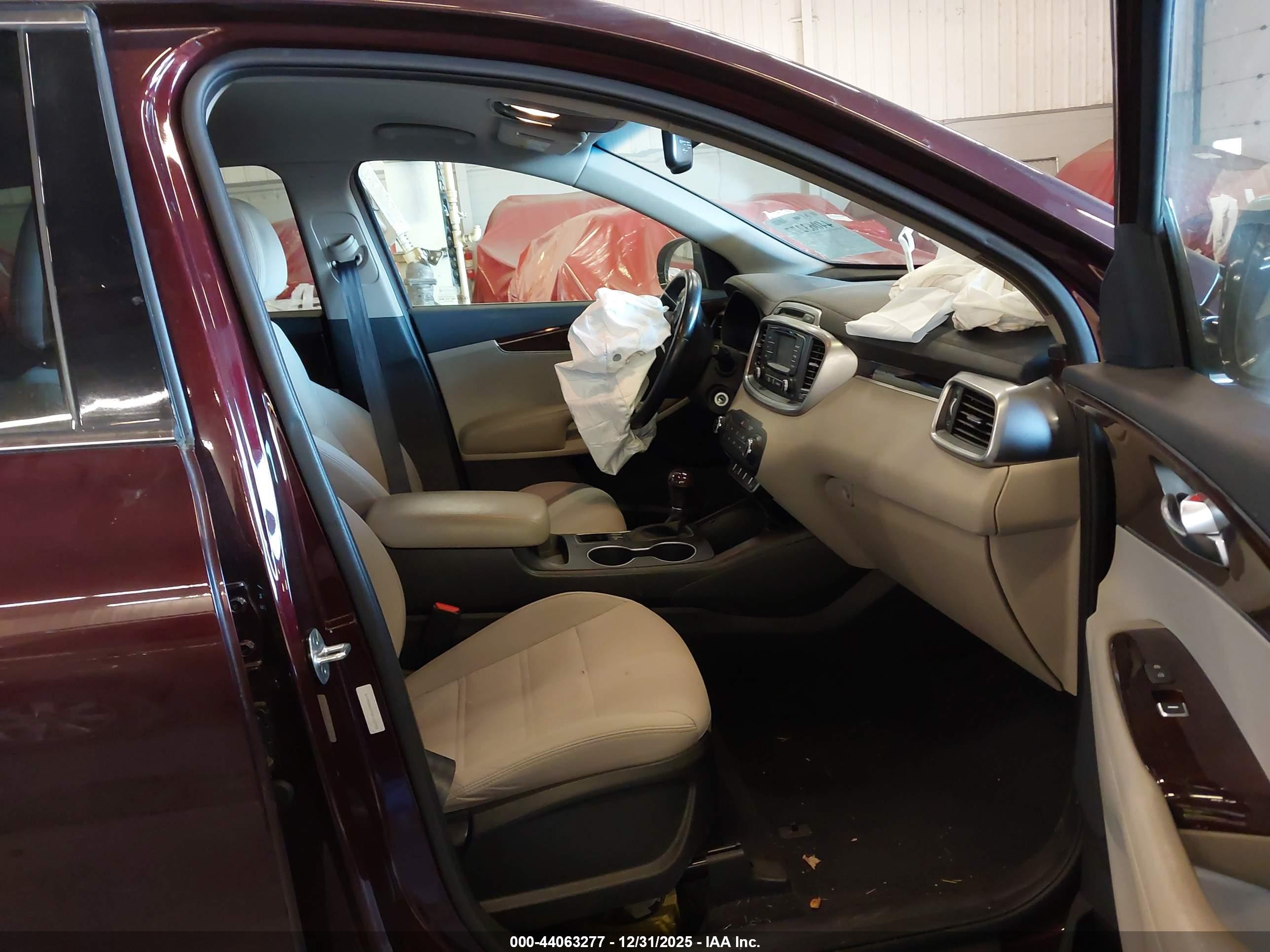 KIA SORENTO image 5