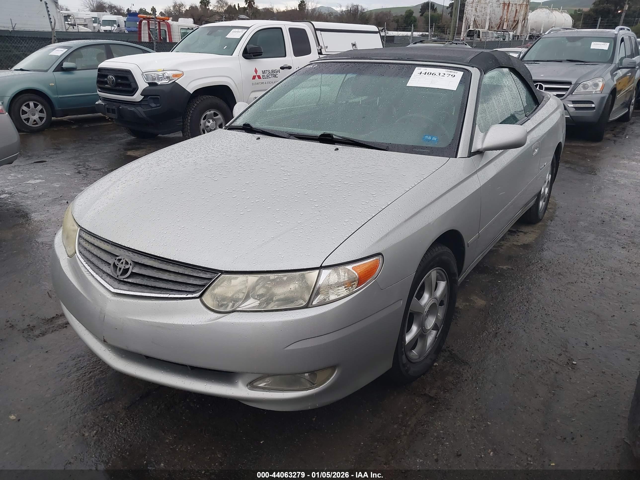 TOYOTA CAMRY image 2