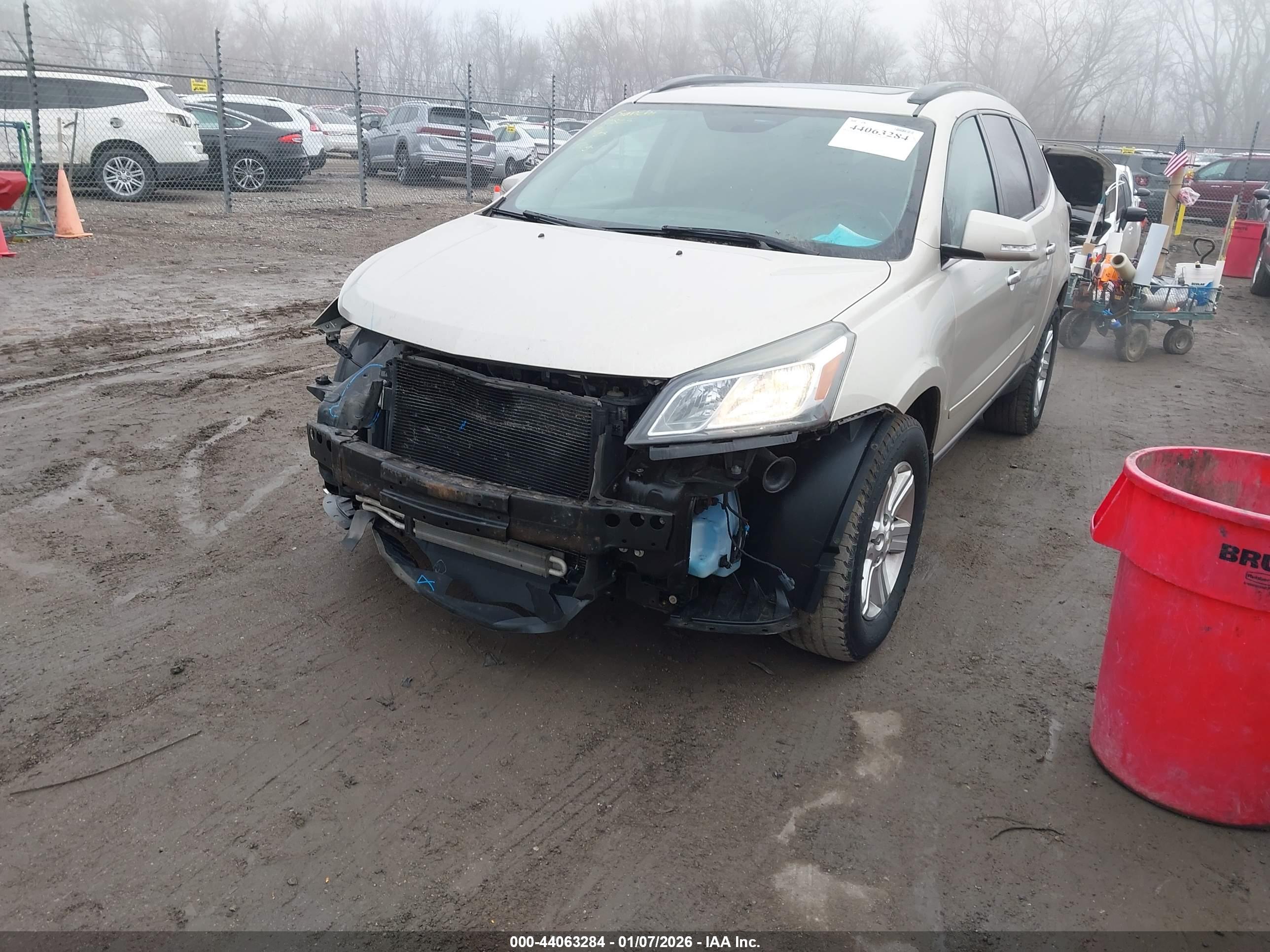 CHEVROLET TRAVERSE image 2