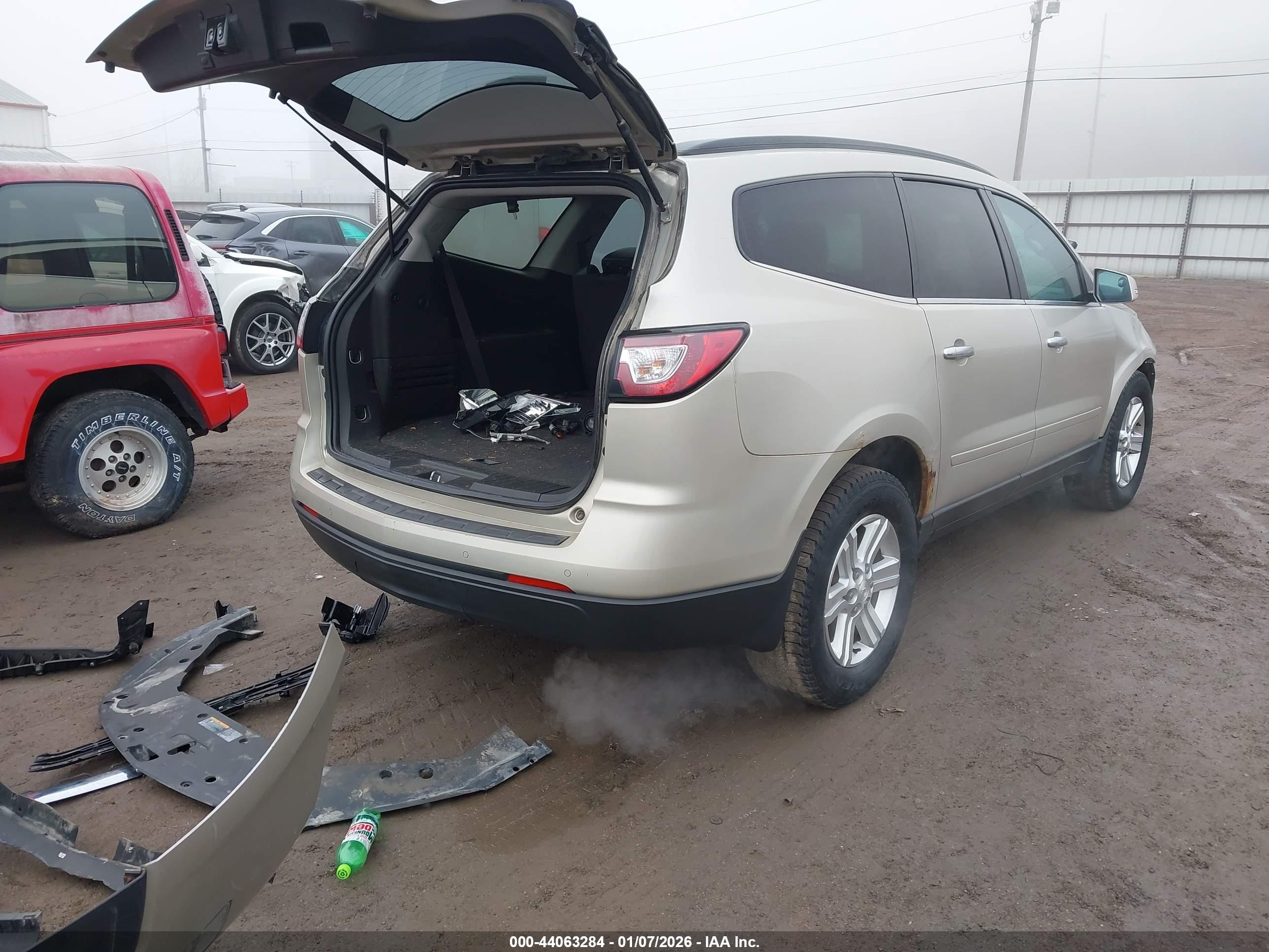 CHEVROLET TRAVERSE image 4