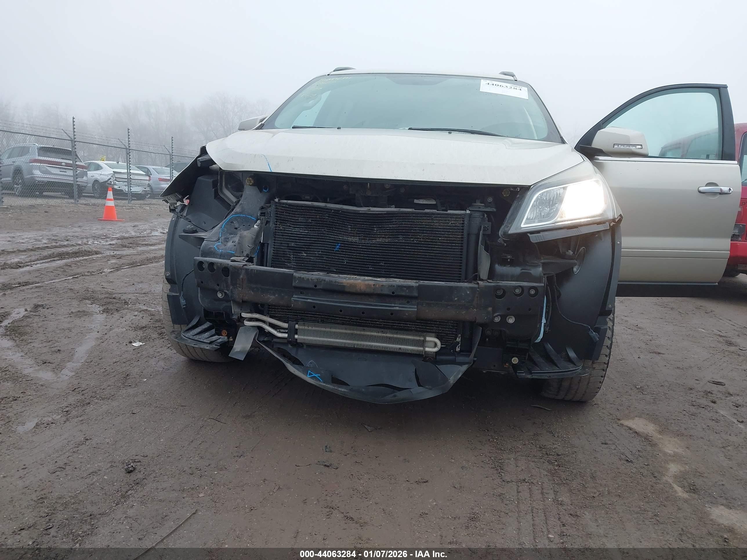 CHEVROLET TRAVERSE image 6