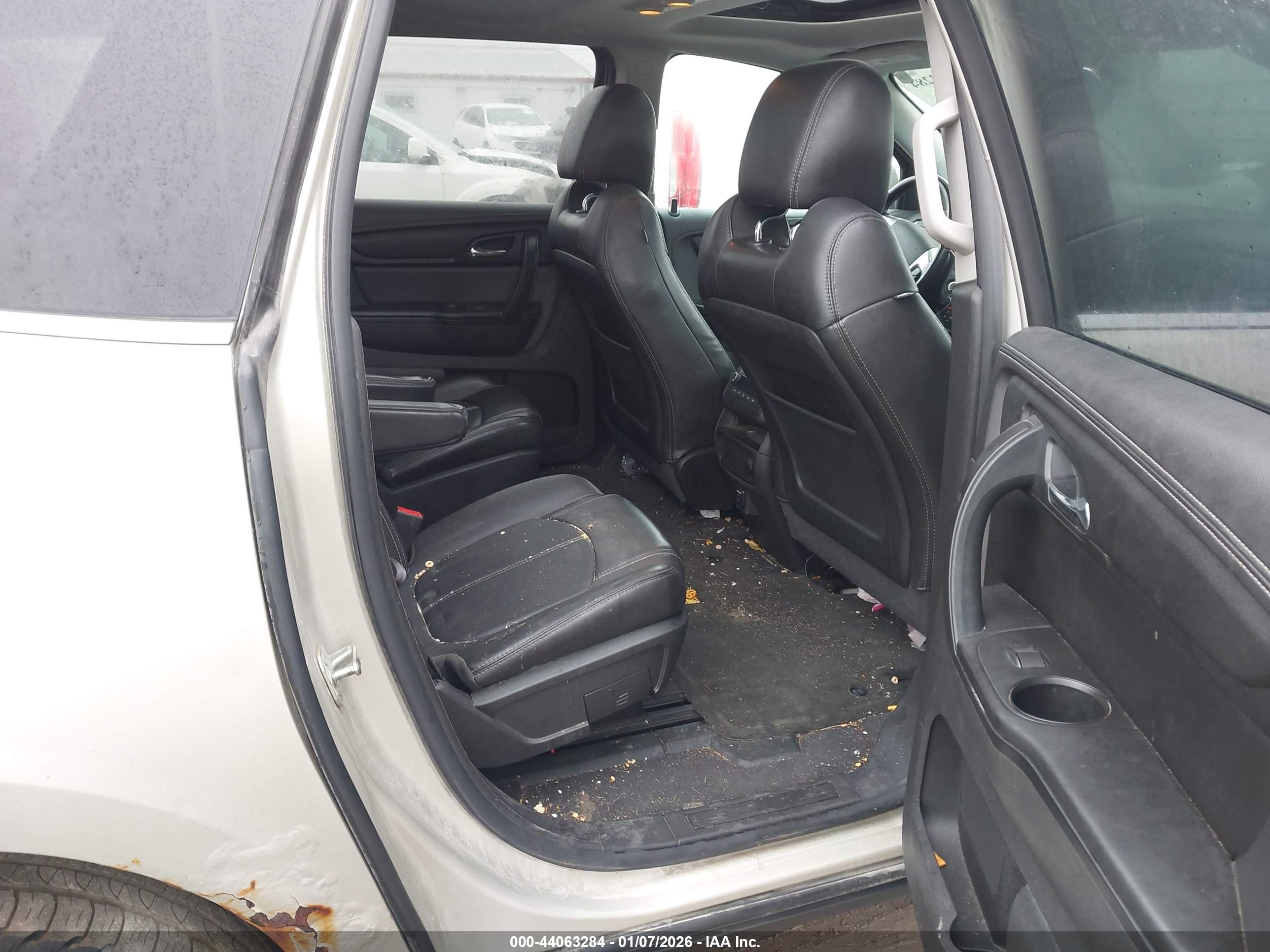 CHEVROLET TRAVERSE image 8