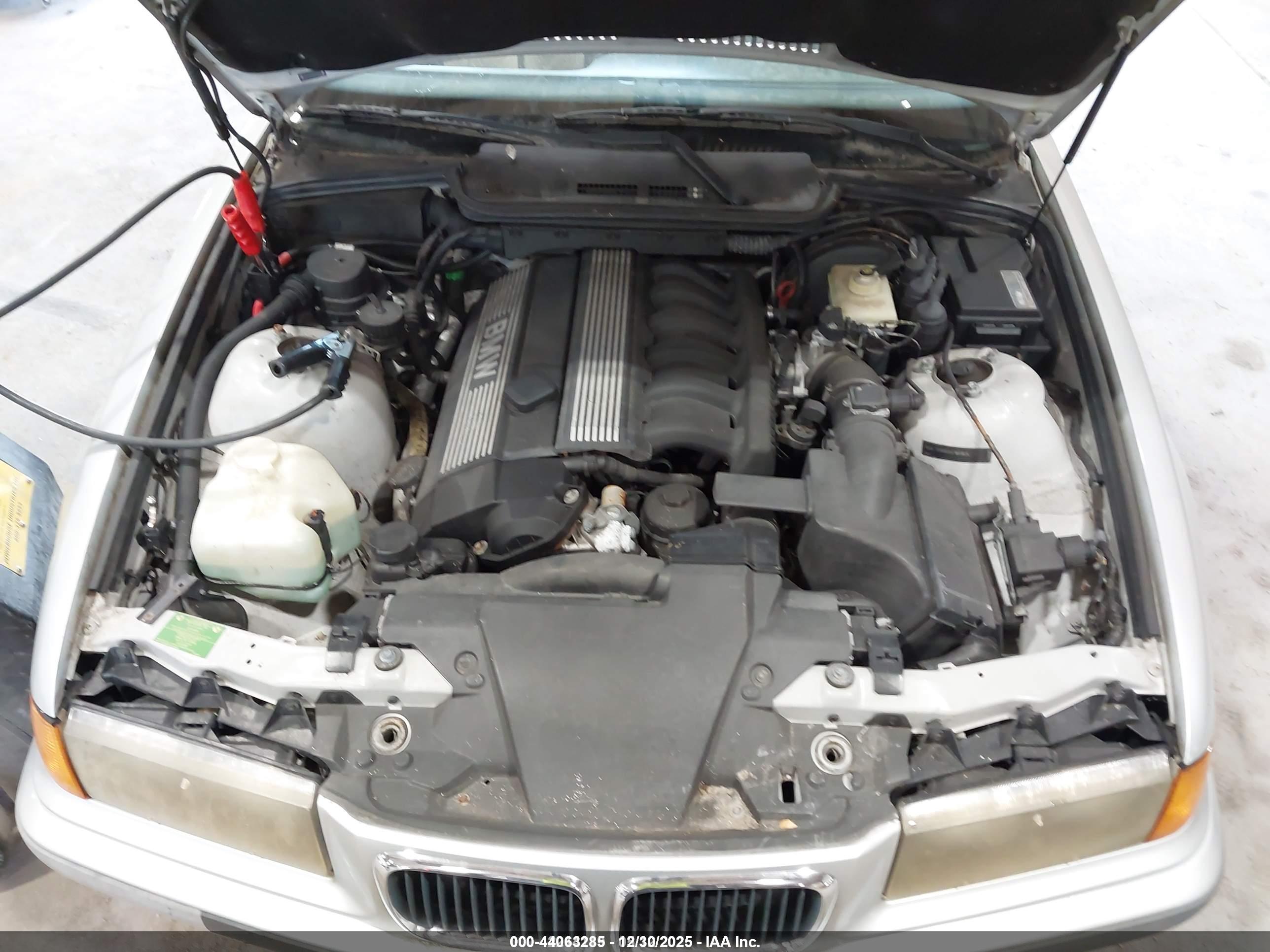 BMW 328IC image 10