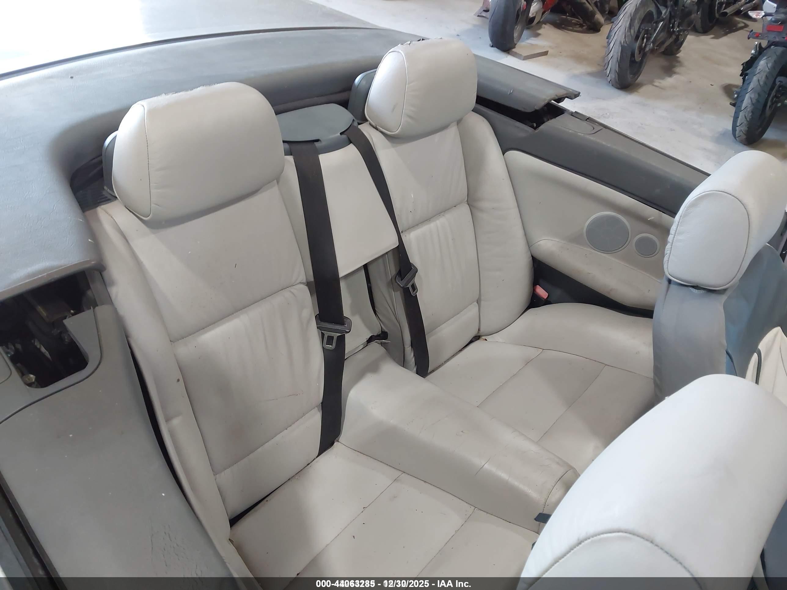 BMW 328IC image 8