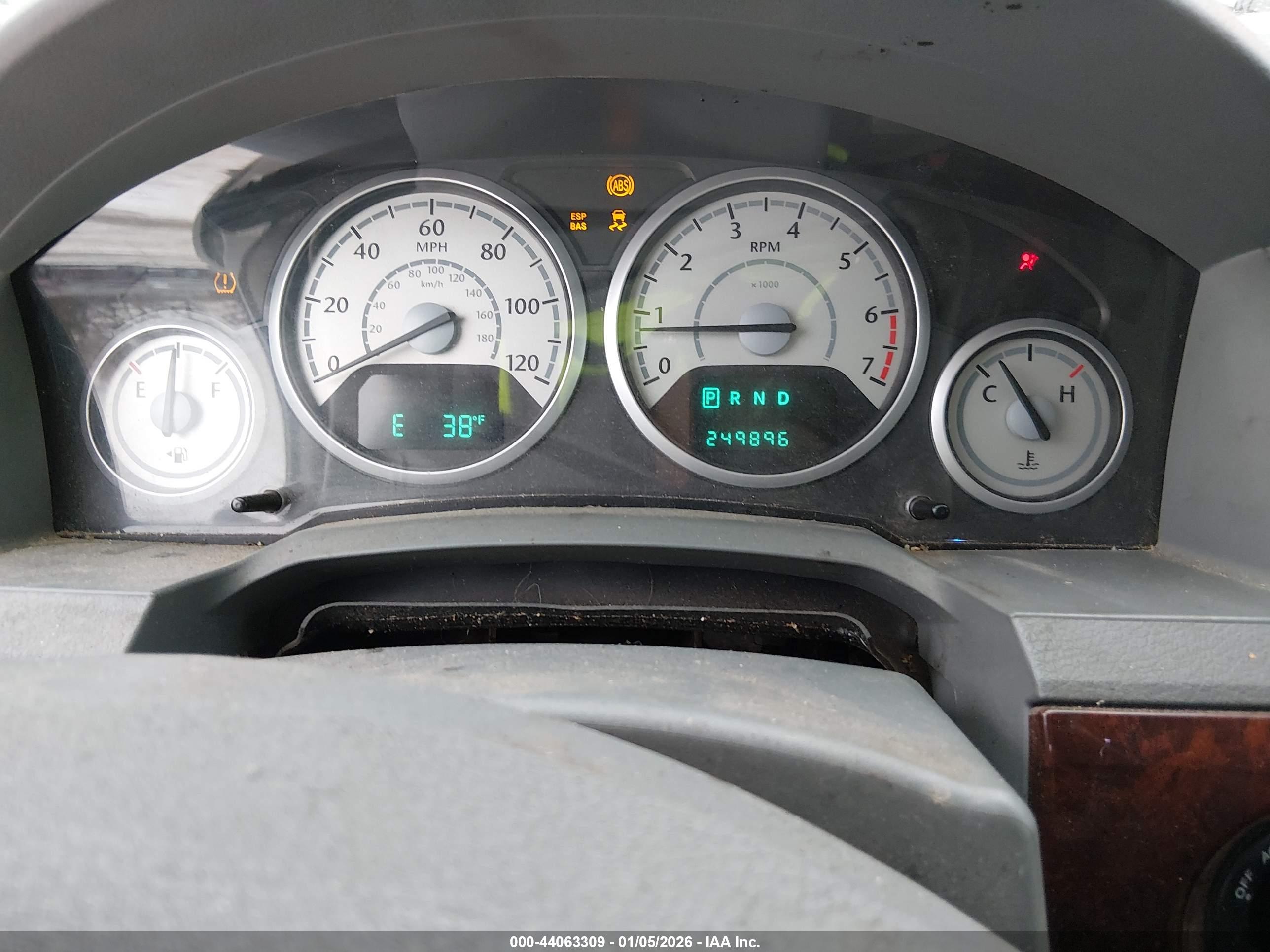 CHRYSLER TOWN image 7
