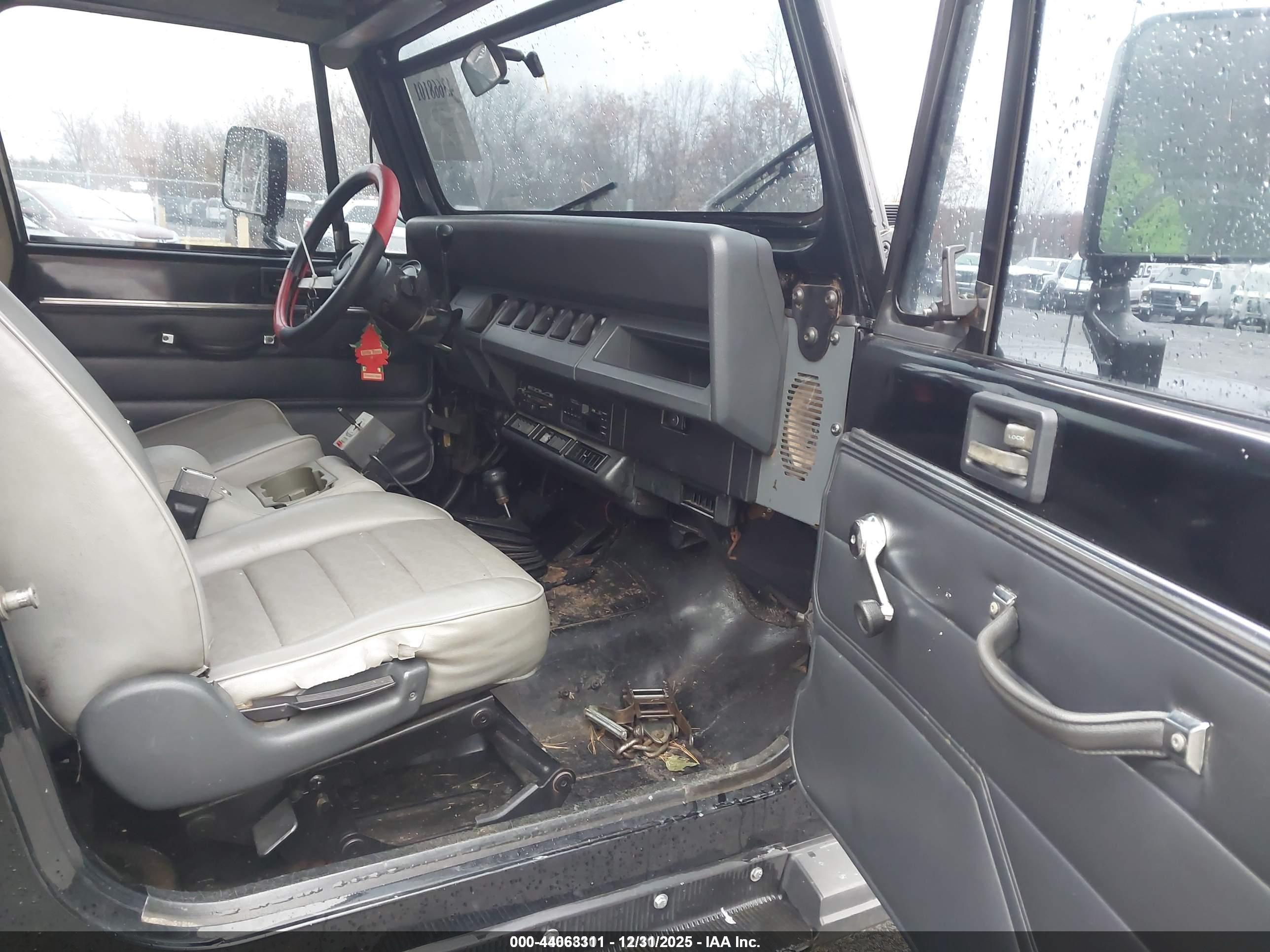 JEEP WRANGLER image 5