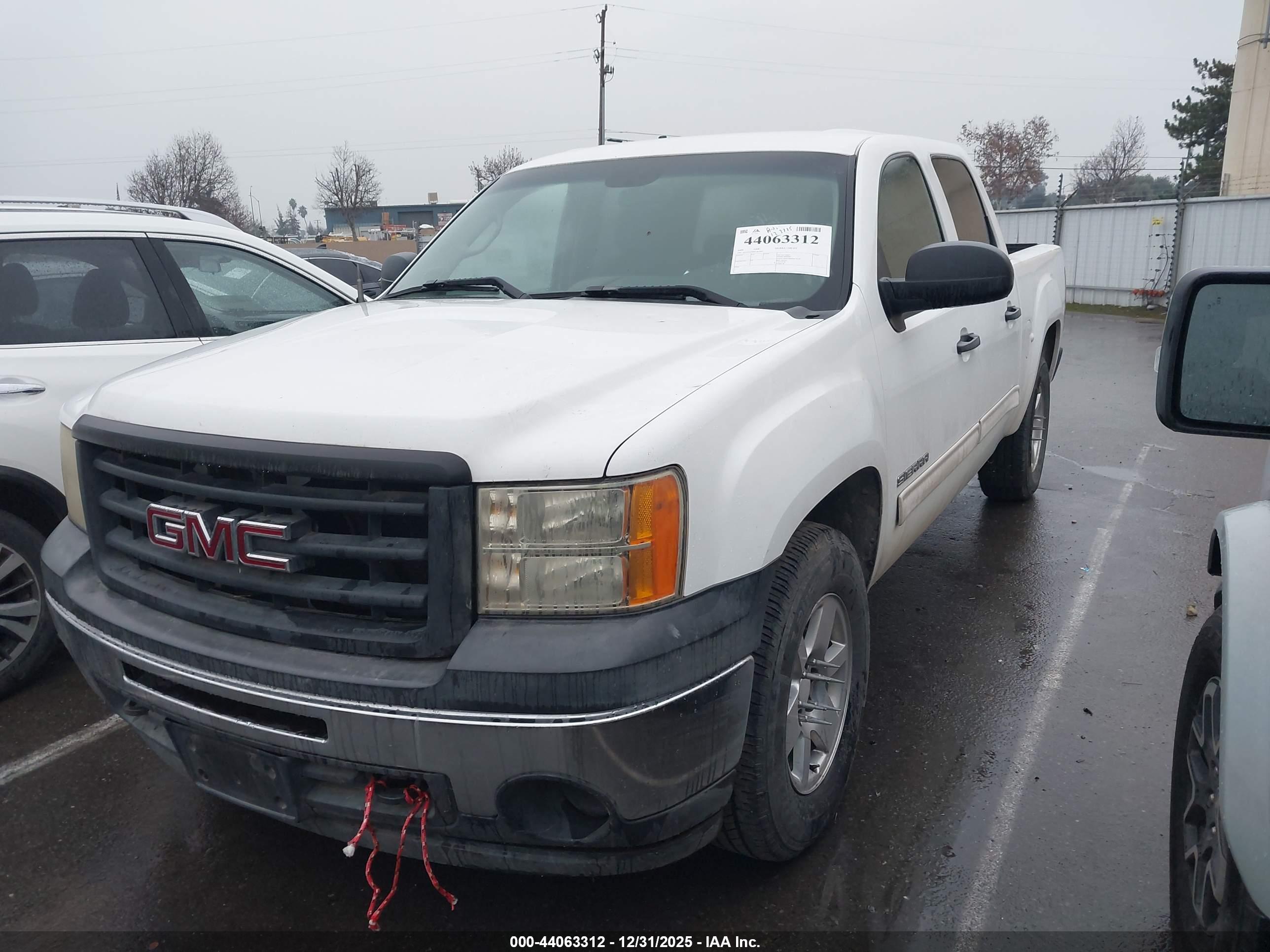 GMC SIERRA image 2