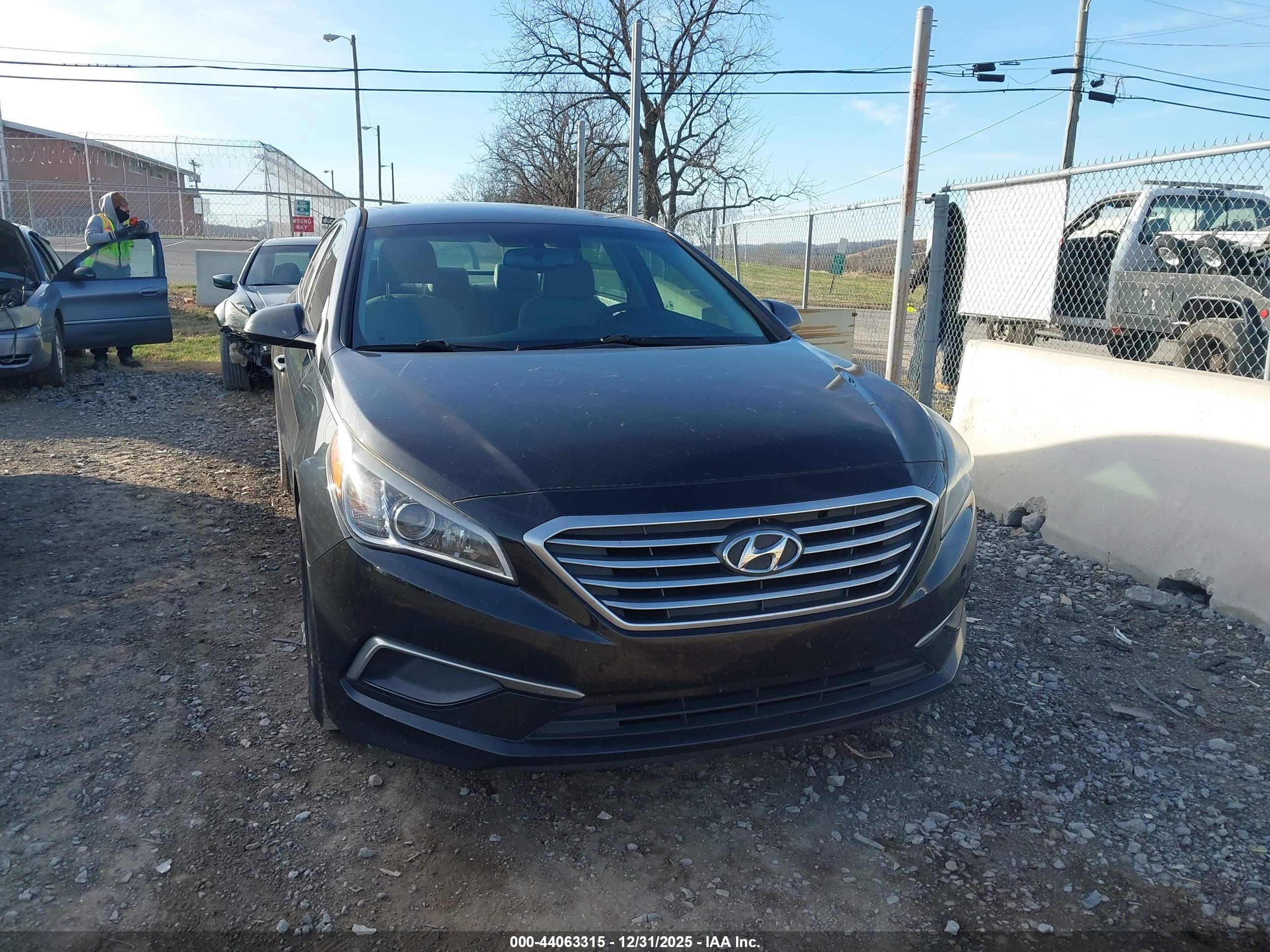 HYUNDAI SONATA image 6