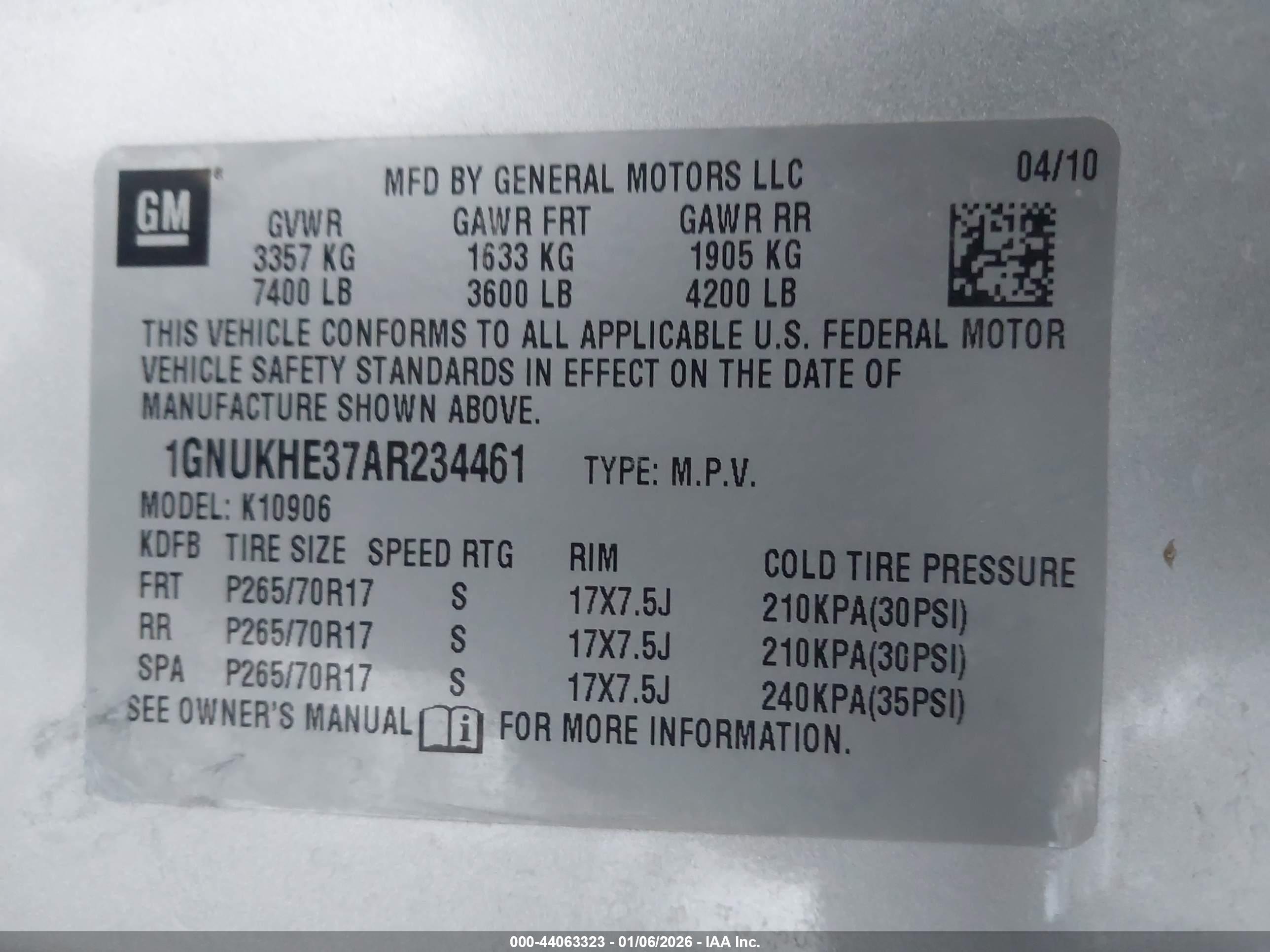 CHEVROLET SUBURBAN image 9