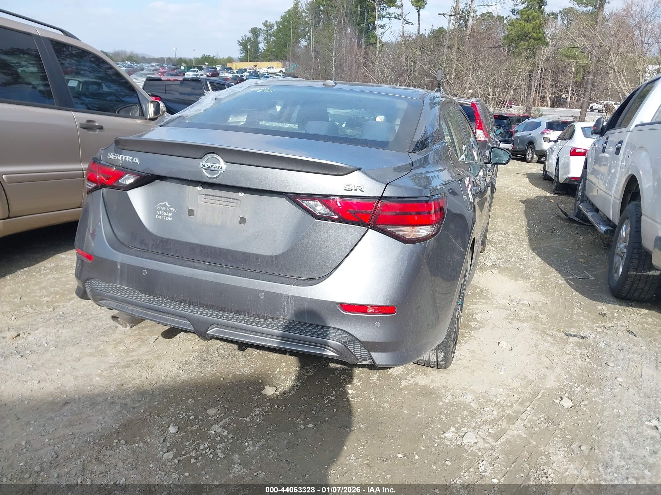 NISSAN SENTRA image 4