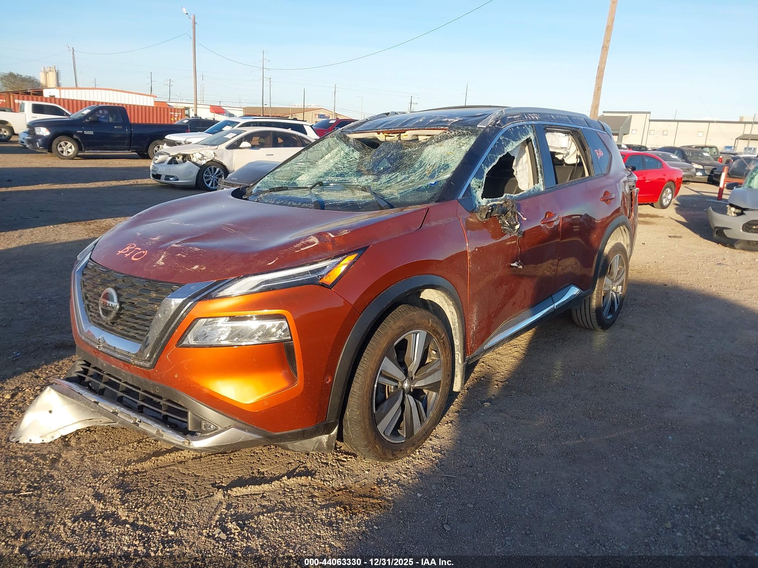 NISSAN ROGUE image 2