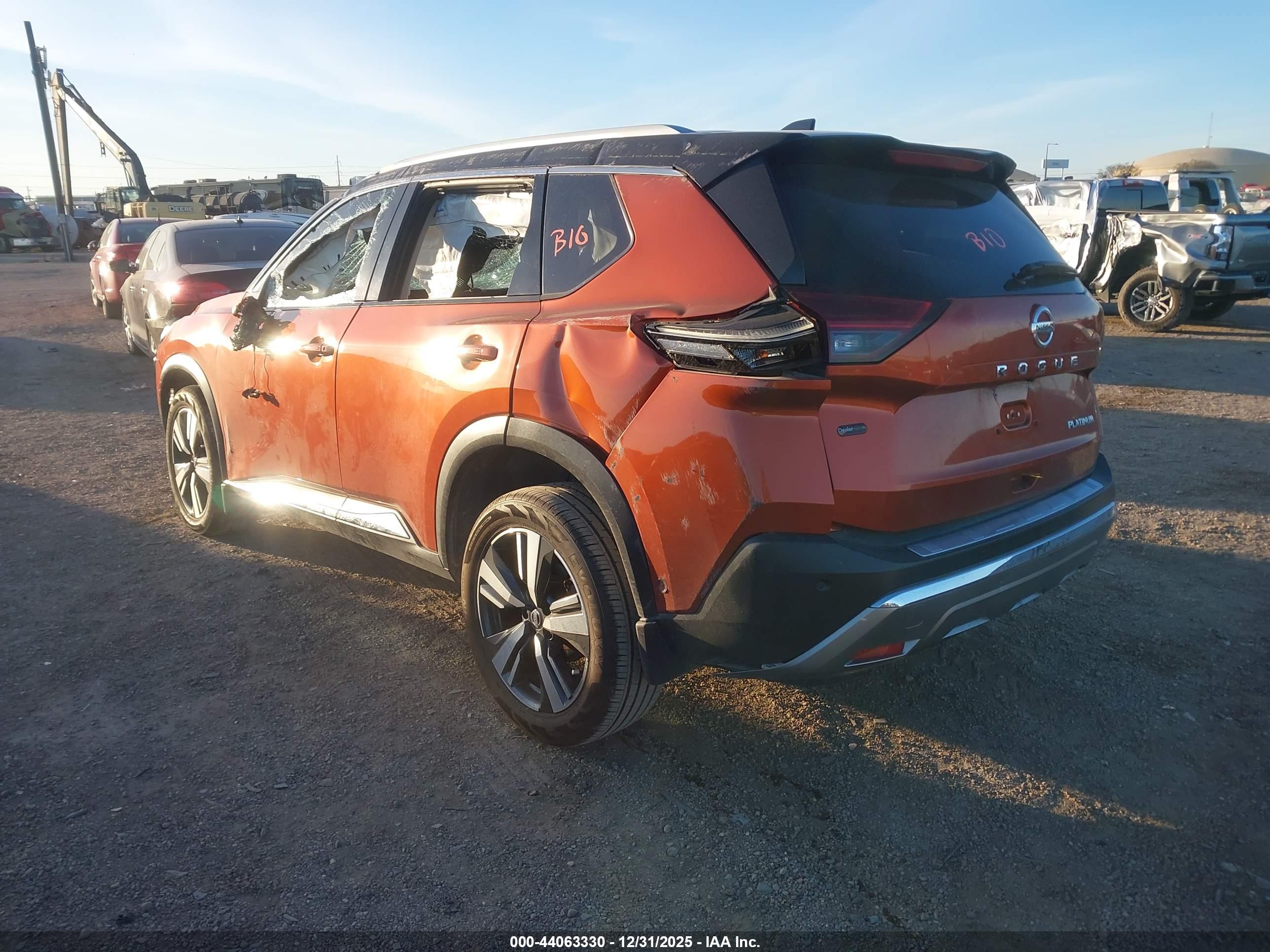 NISSAN ROGUE image 3