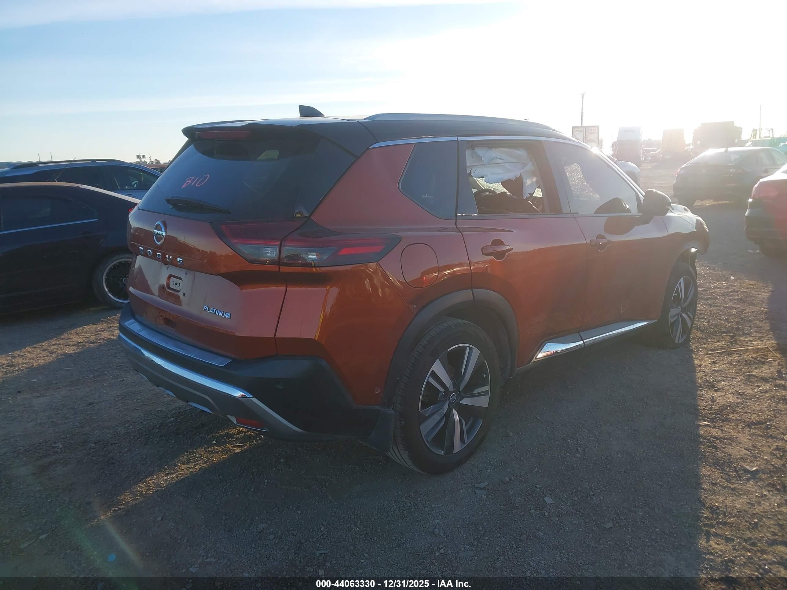 NISSAN ROGUE image 4