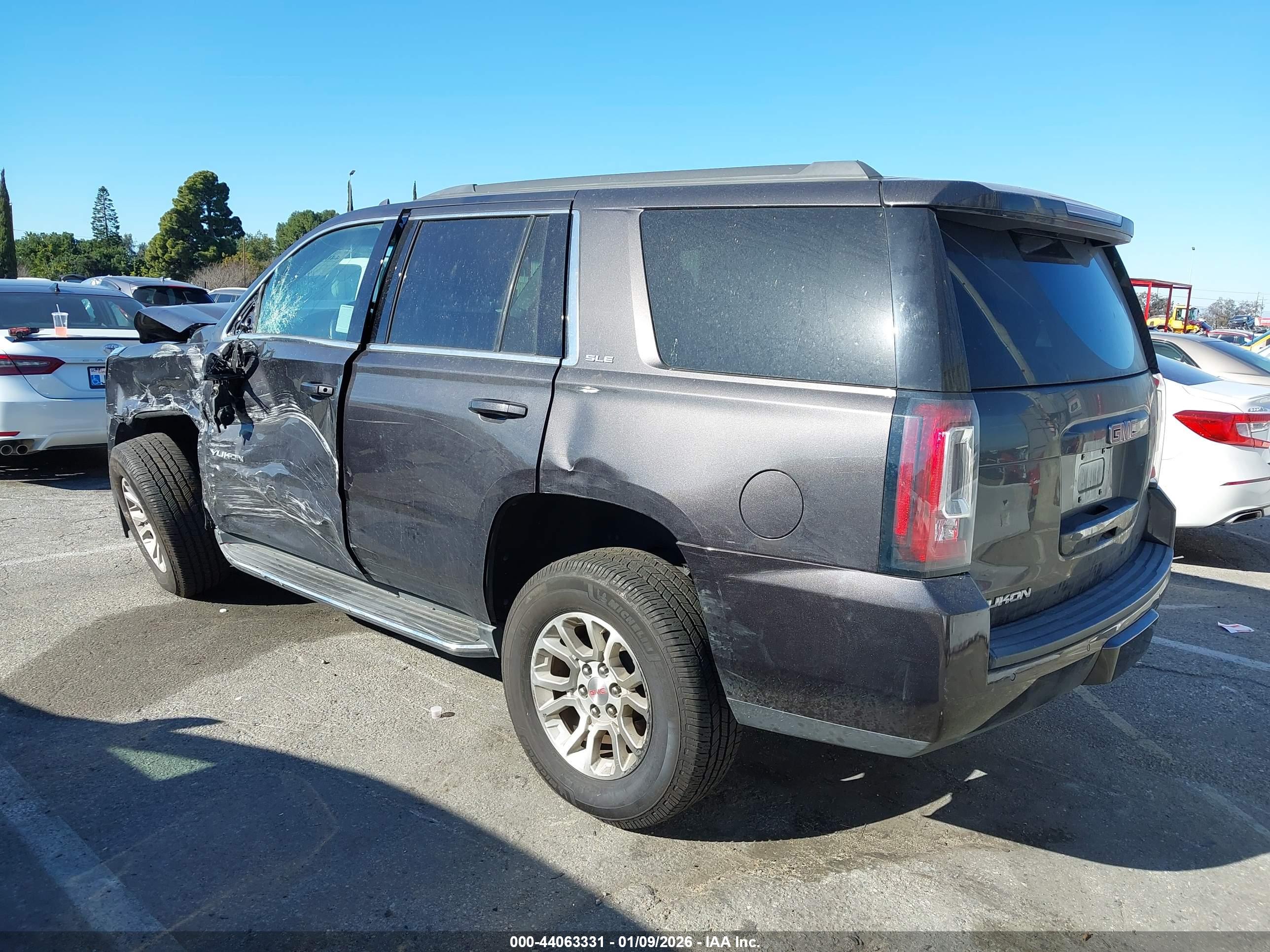GMC YUKON image 3
