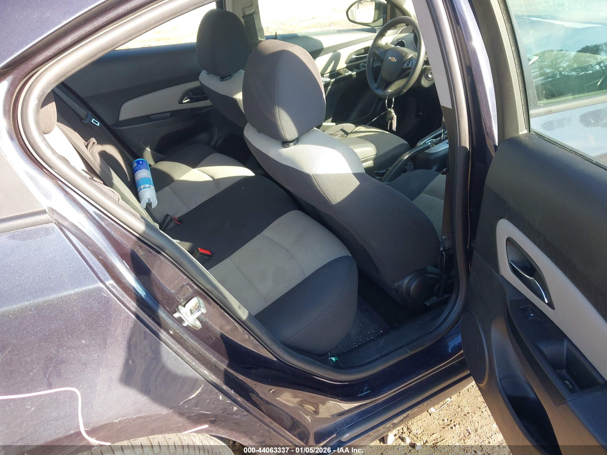 CHEVROLET CRUZE image 8