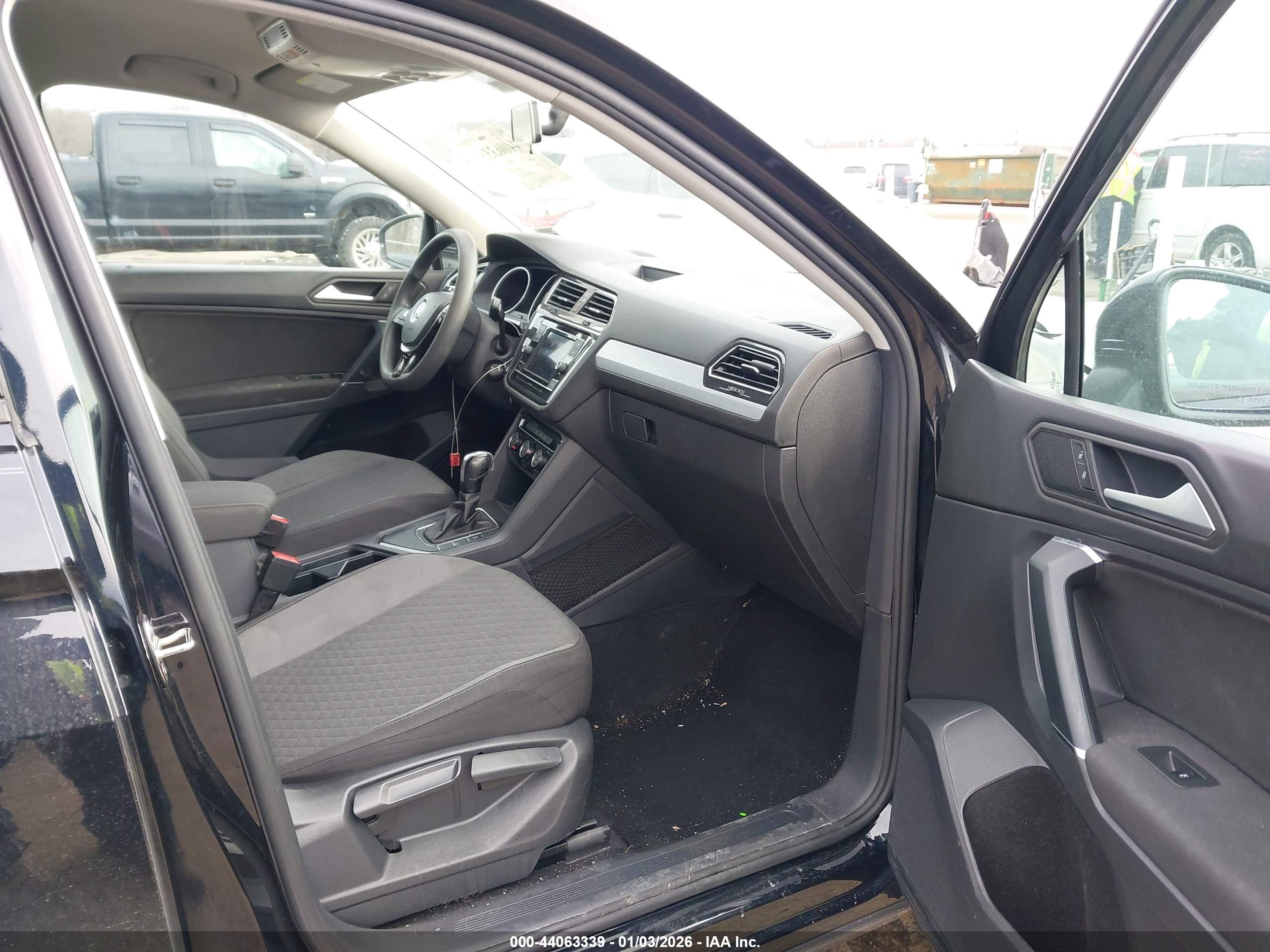 VOLKSWAGEN TIGUAN image 5