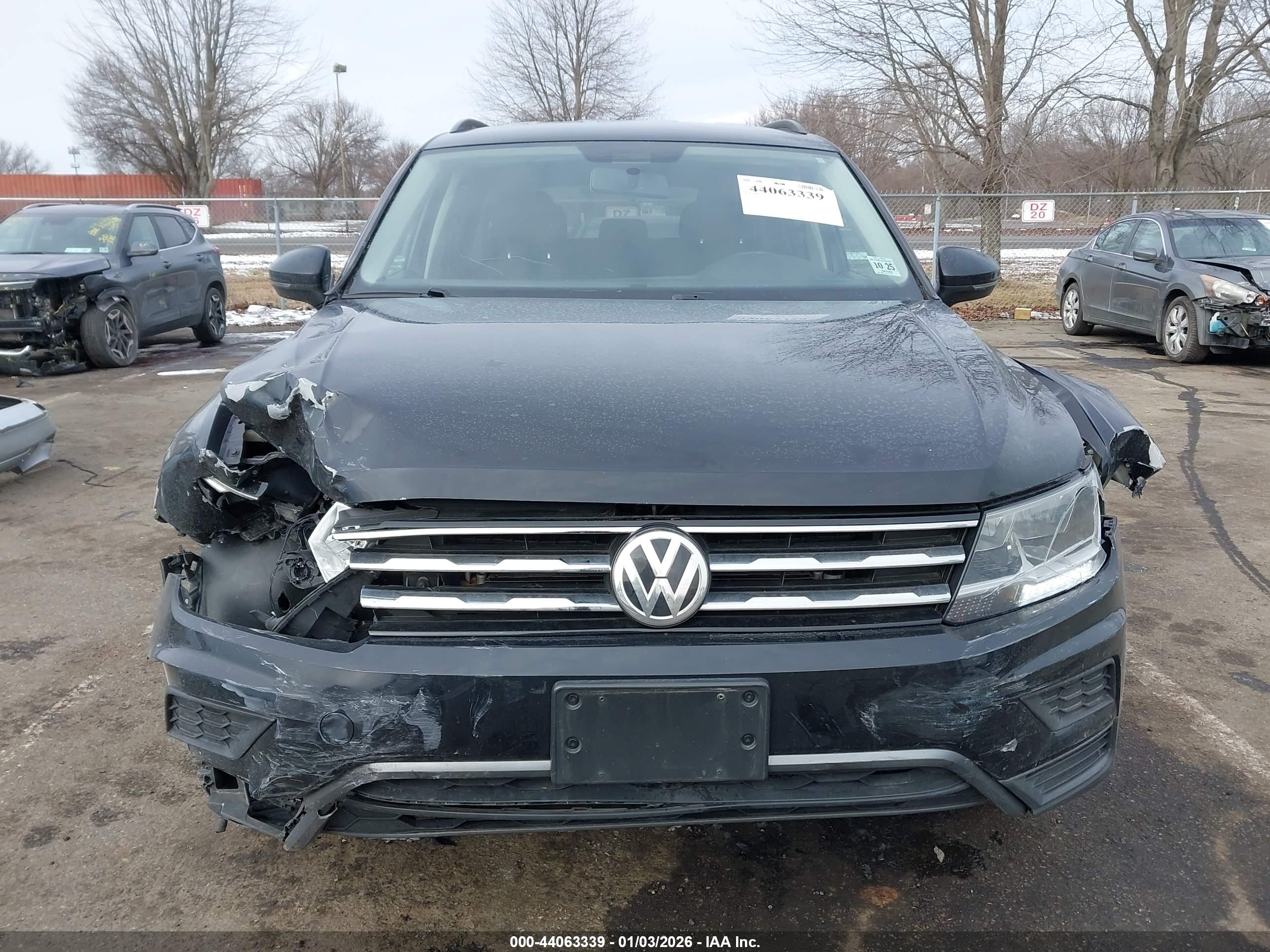 VOLKSWAGEN TIGUAN image 6