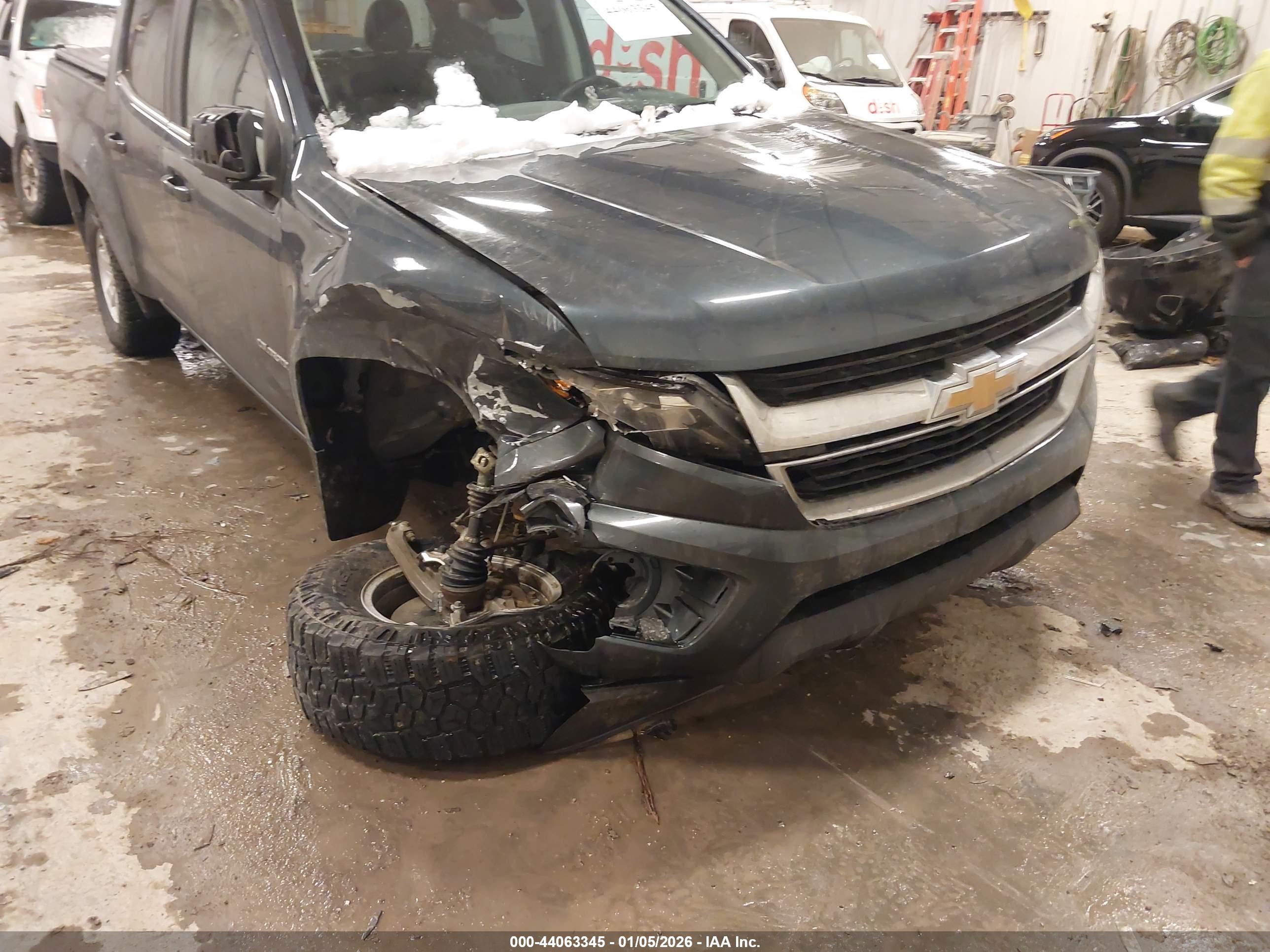 CHEVROLET COLORADO image 6