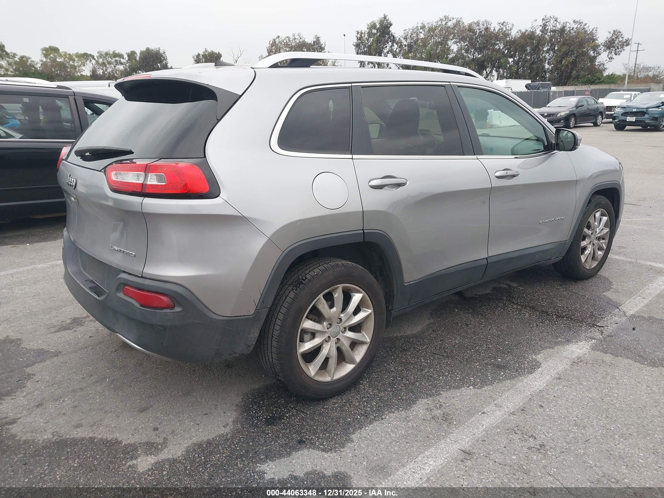 JEEP CHEROKEE image 4