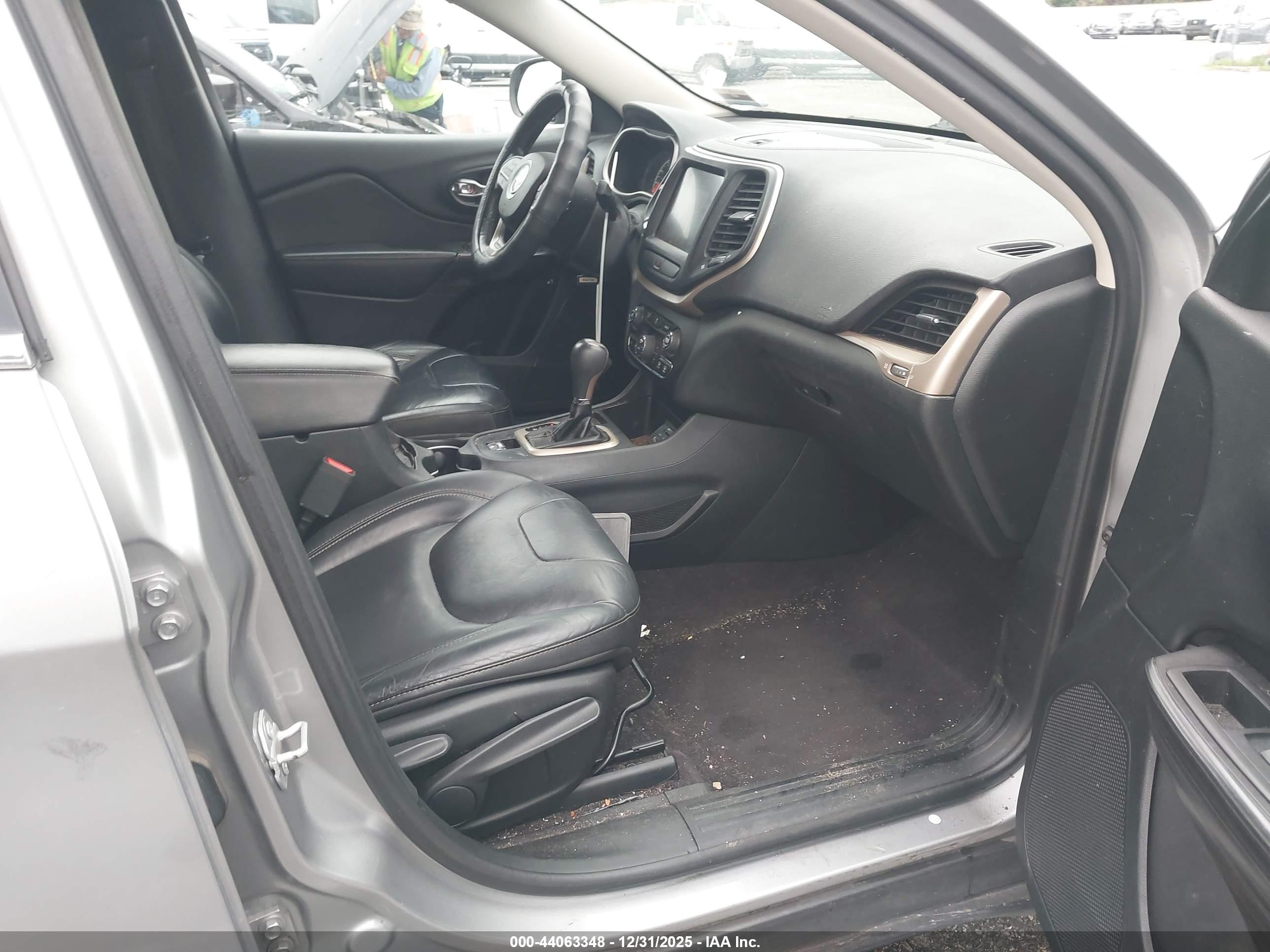JEEP CHEROKEE image 5