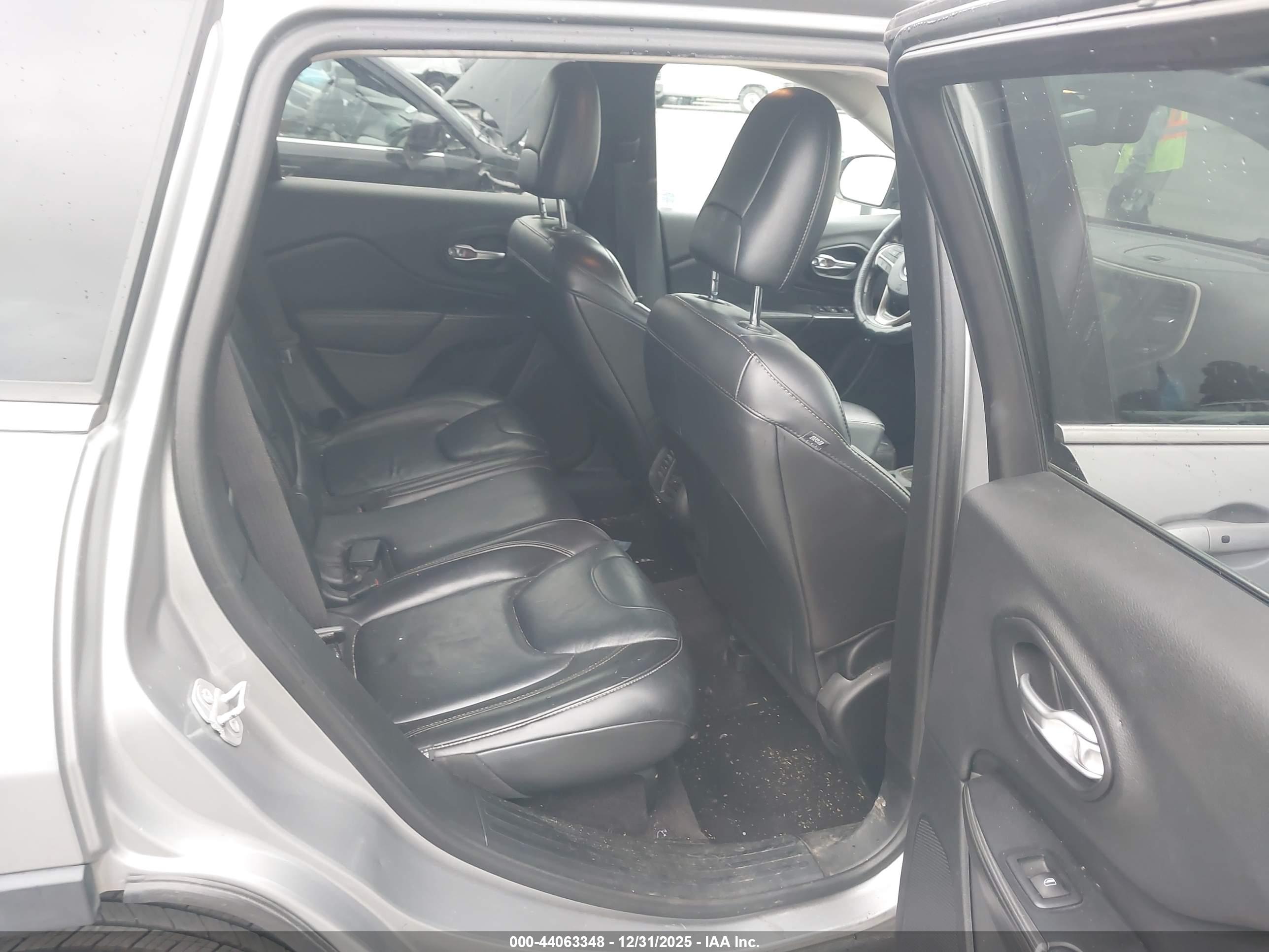 JEEP CHEROKEE image 8