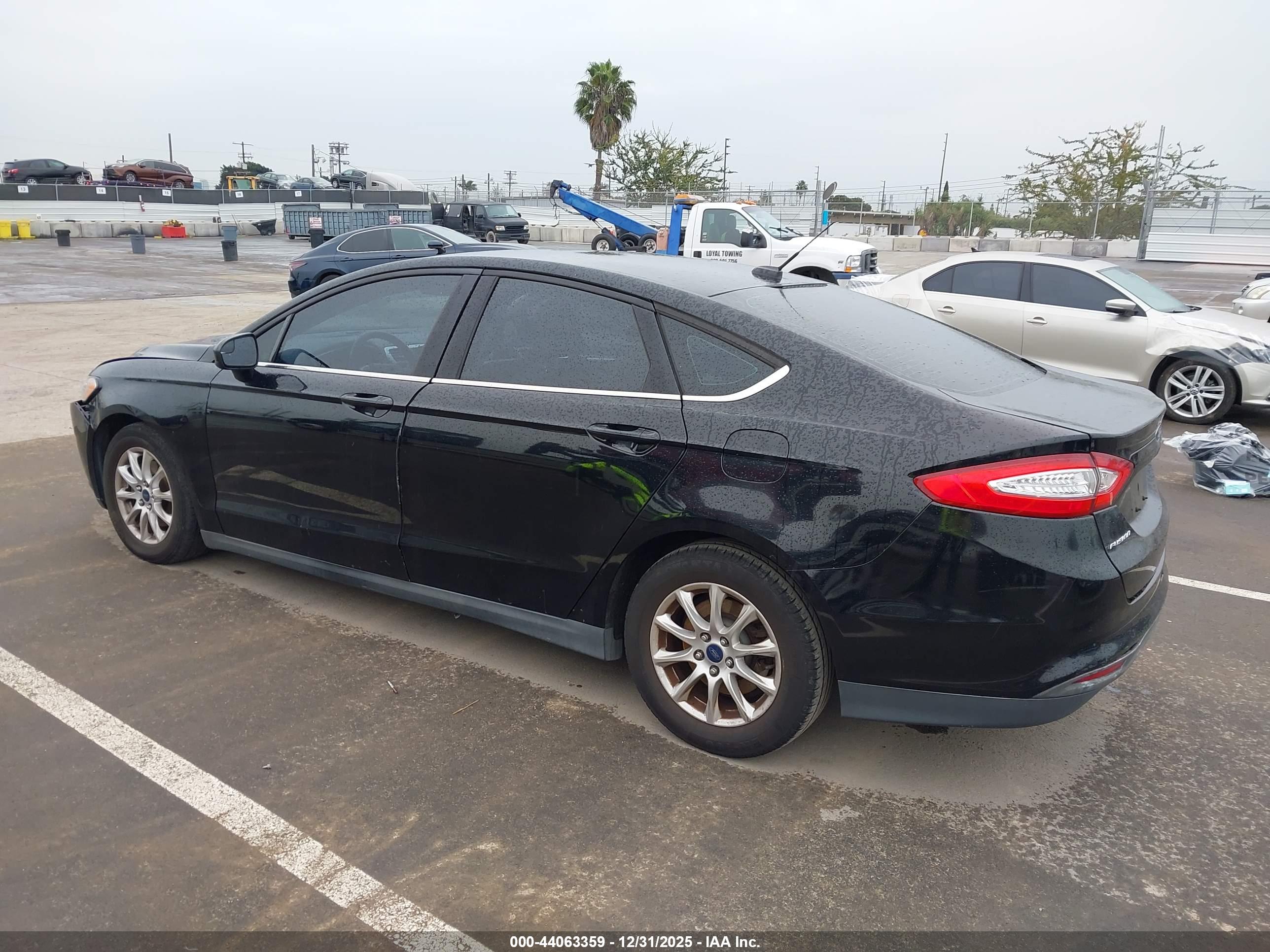 FORD FUSION image 3