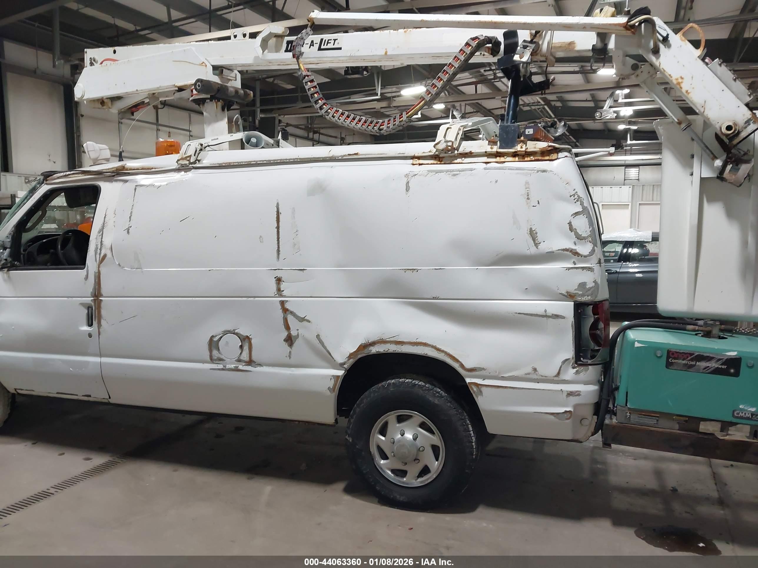 FORD E-350 image 6