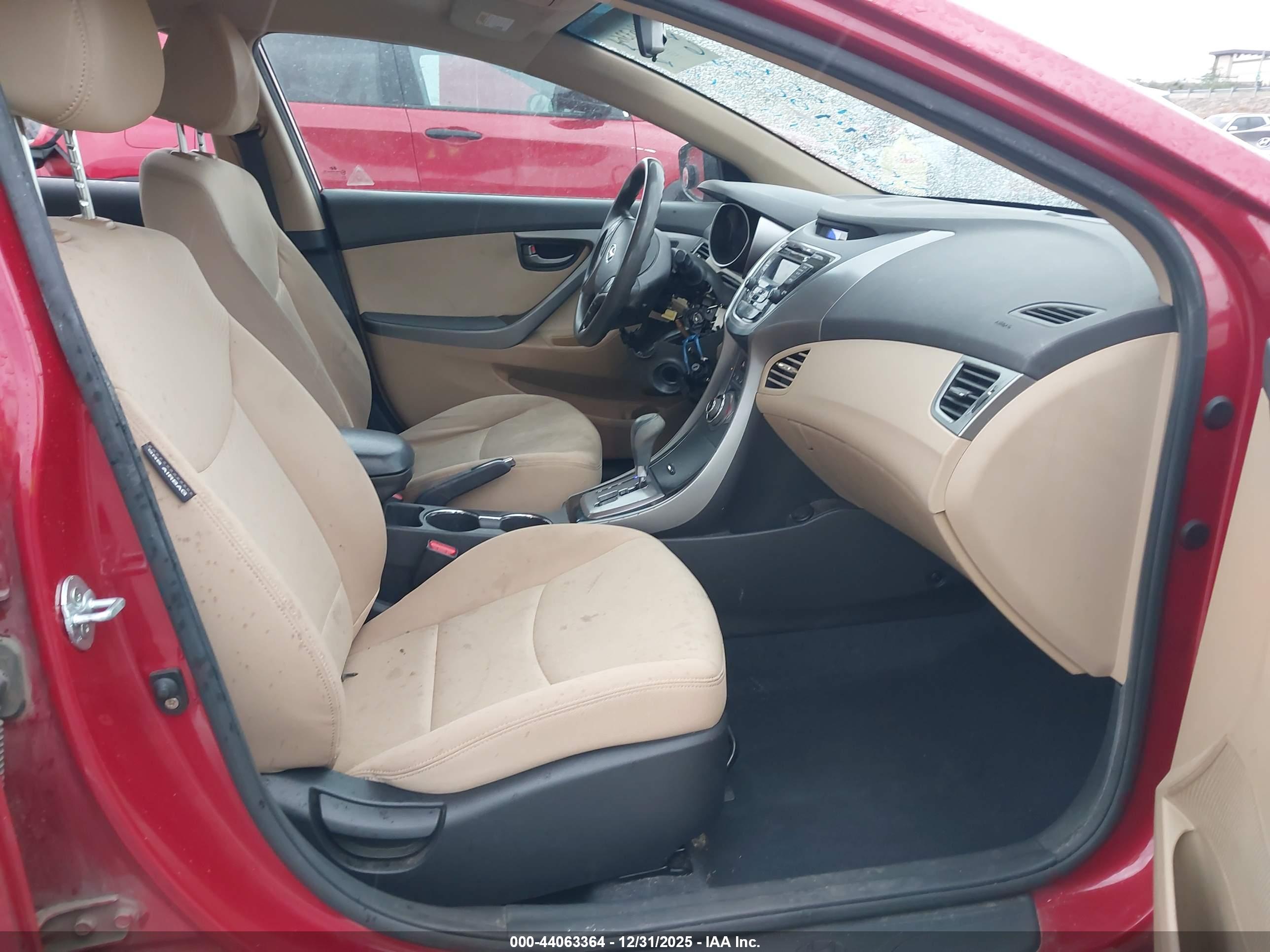 HYUNDAI ELANTRA image 5