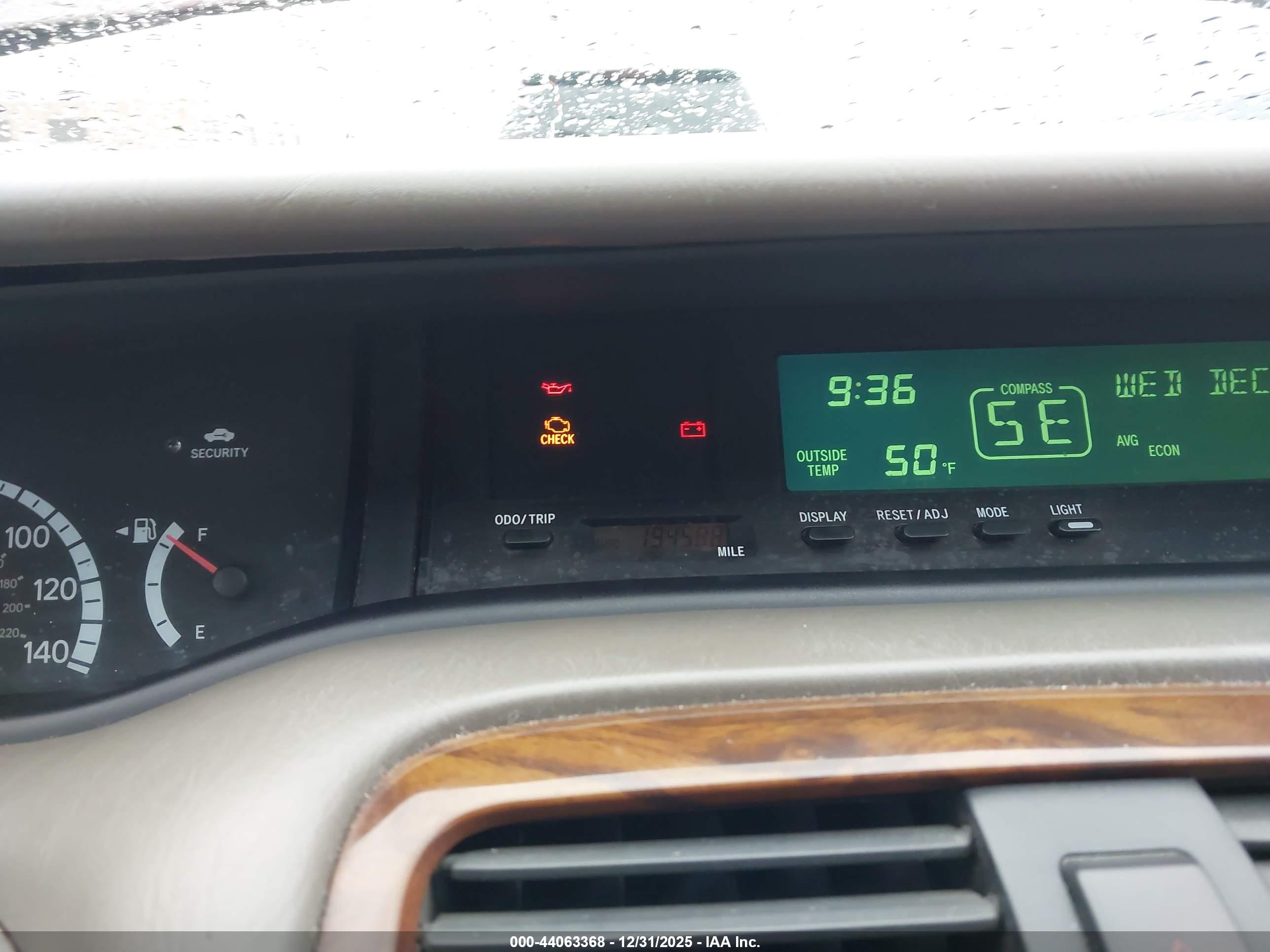 TOYOTA AVALON image 7