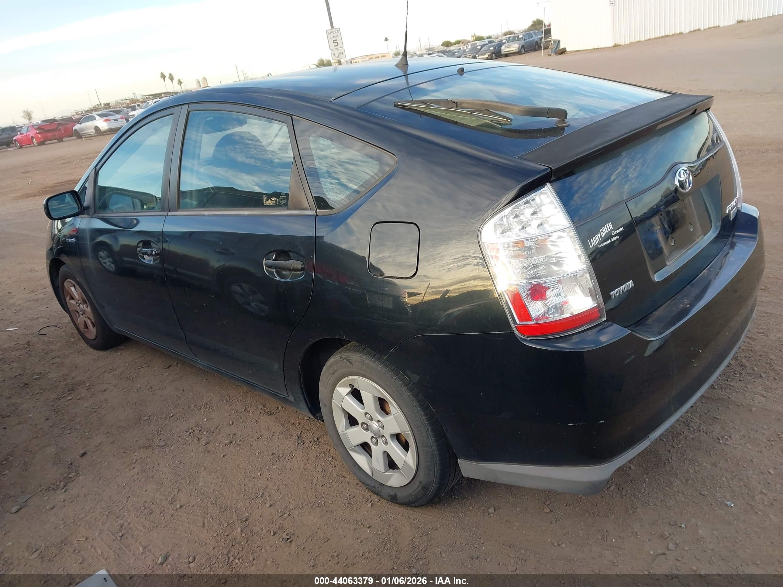 TOYOTA PRIUS image 3