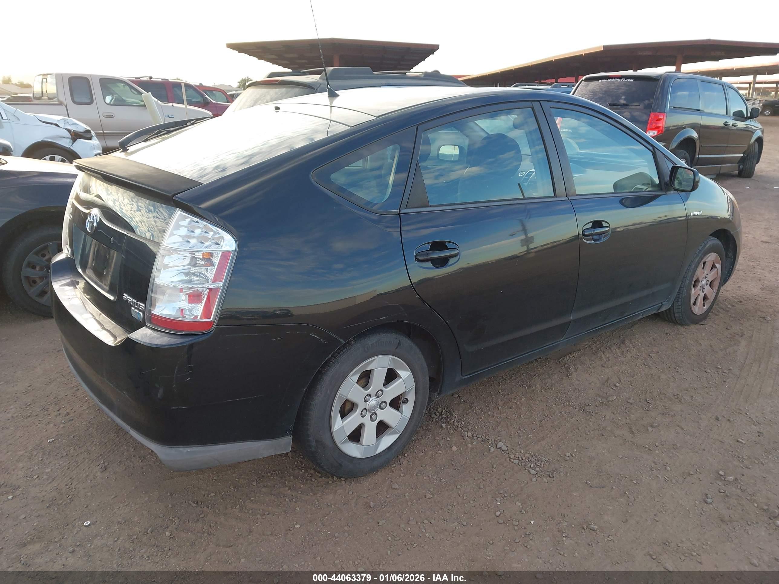TOYOTA PRIUS image 4