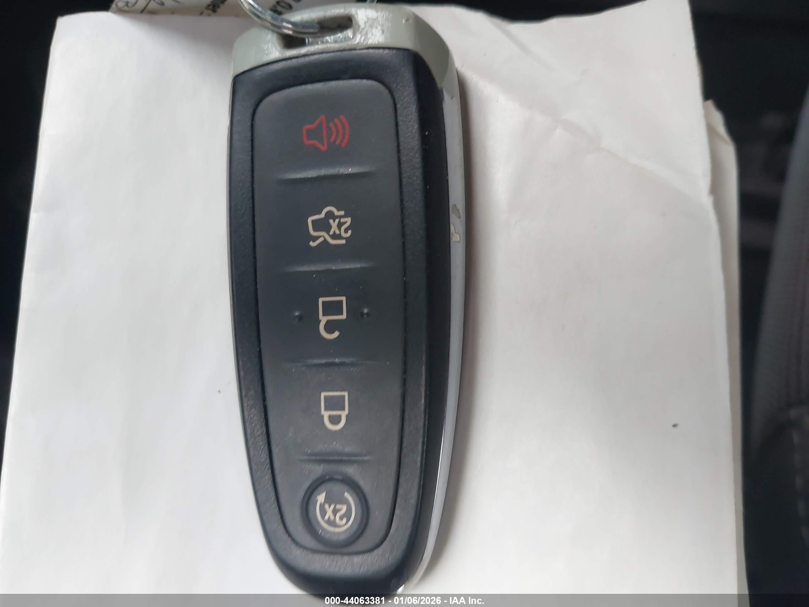 FORD TAURUS image 11