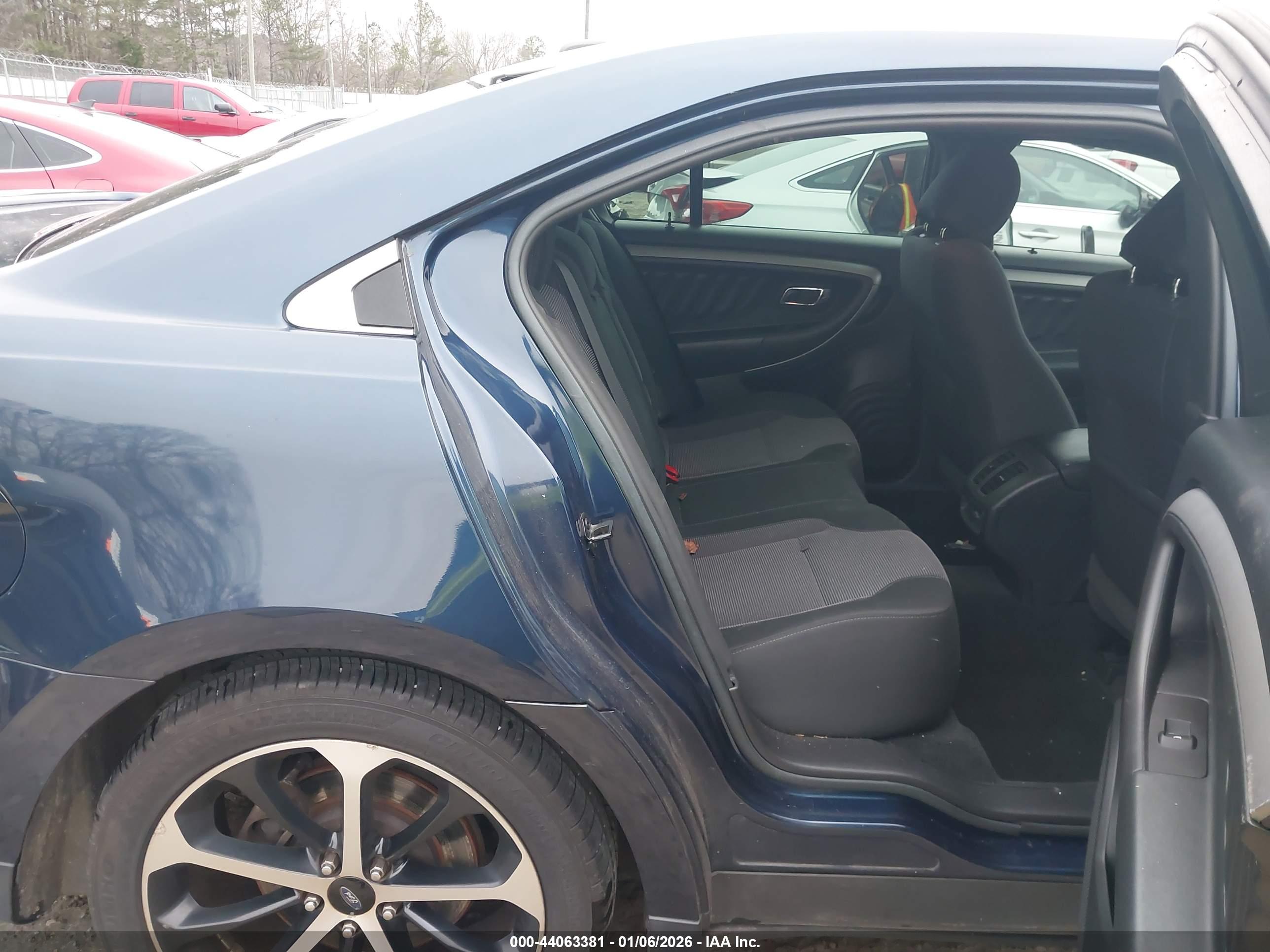 FORD TAURUS image 8