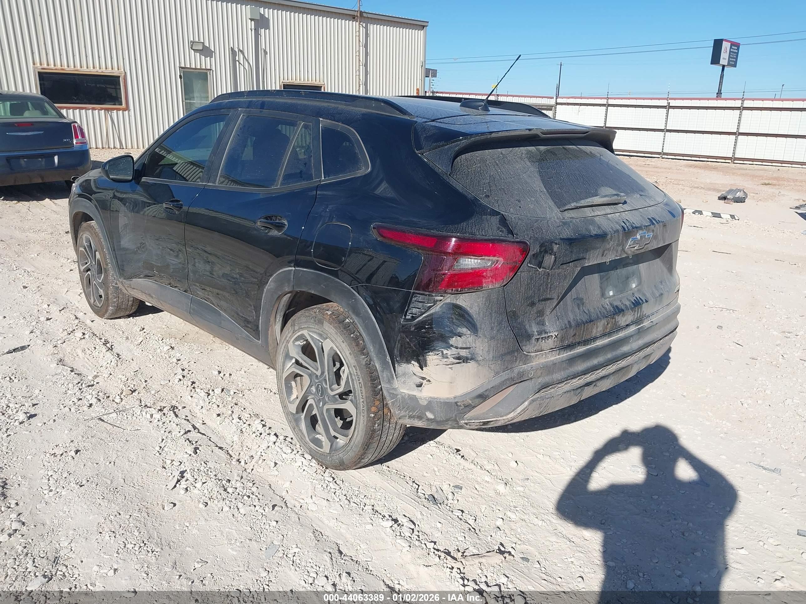 CHEVROLET TRAX image 3