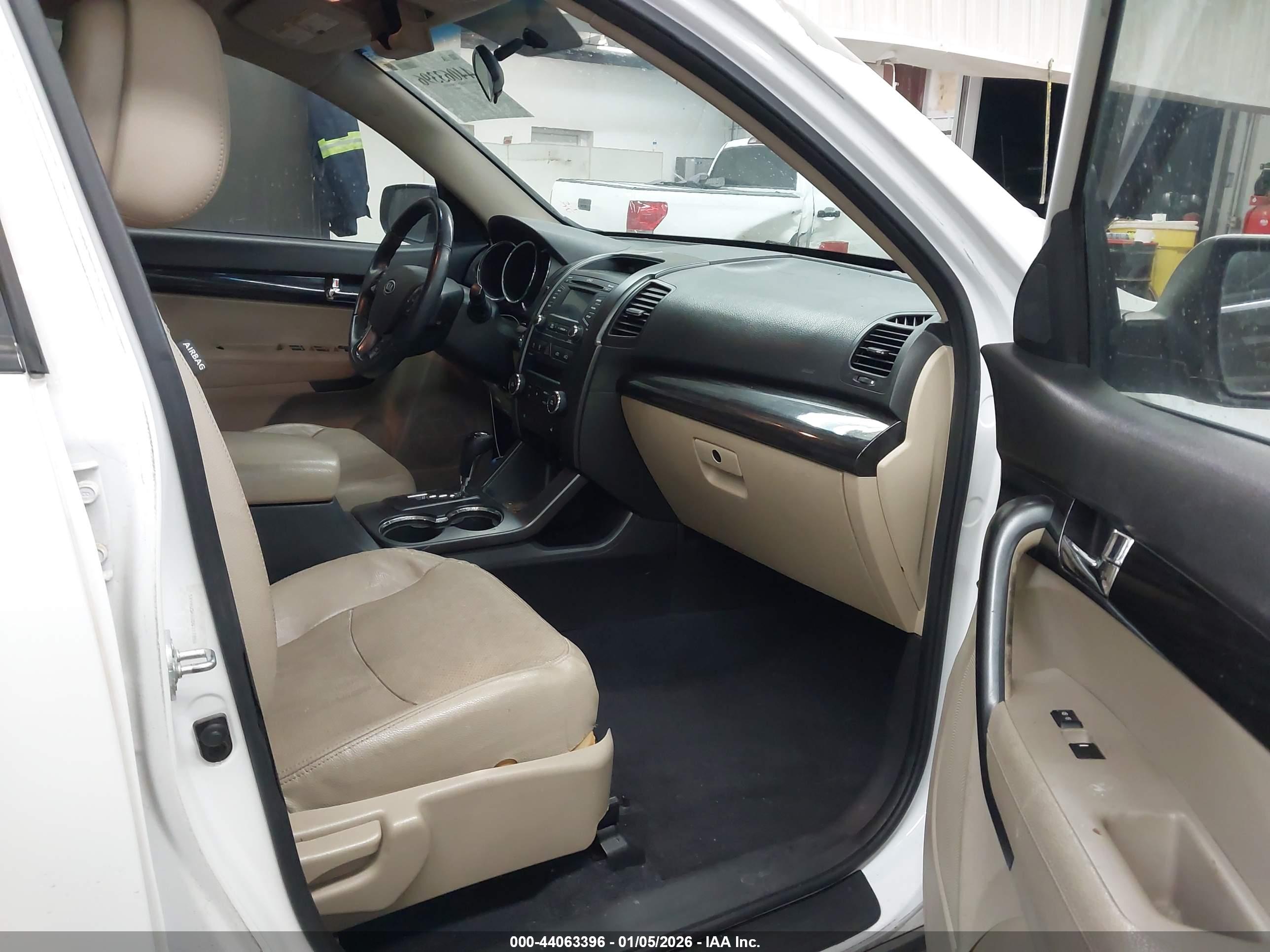 KIA SORENTO image 5