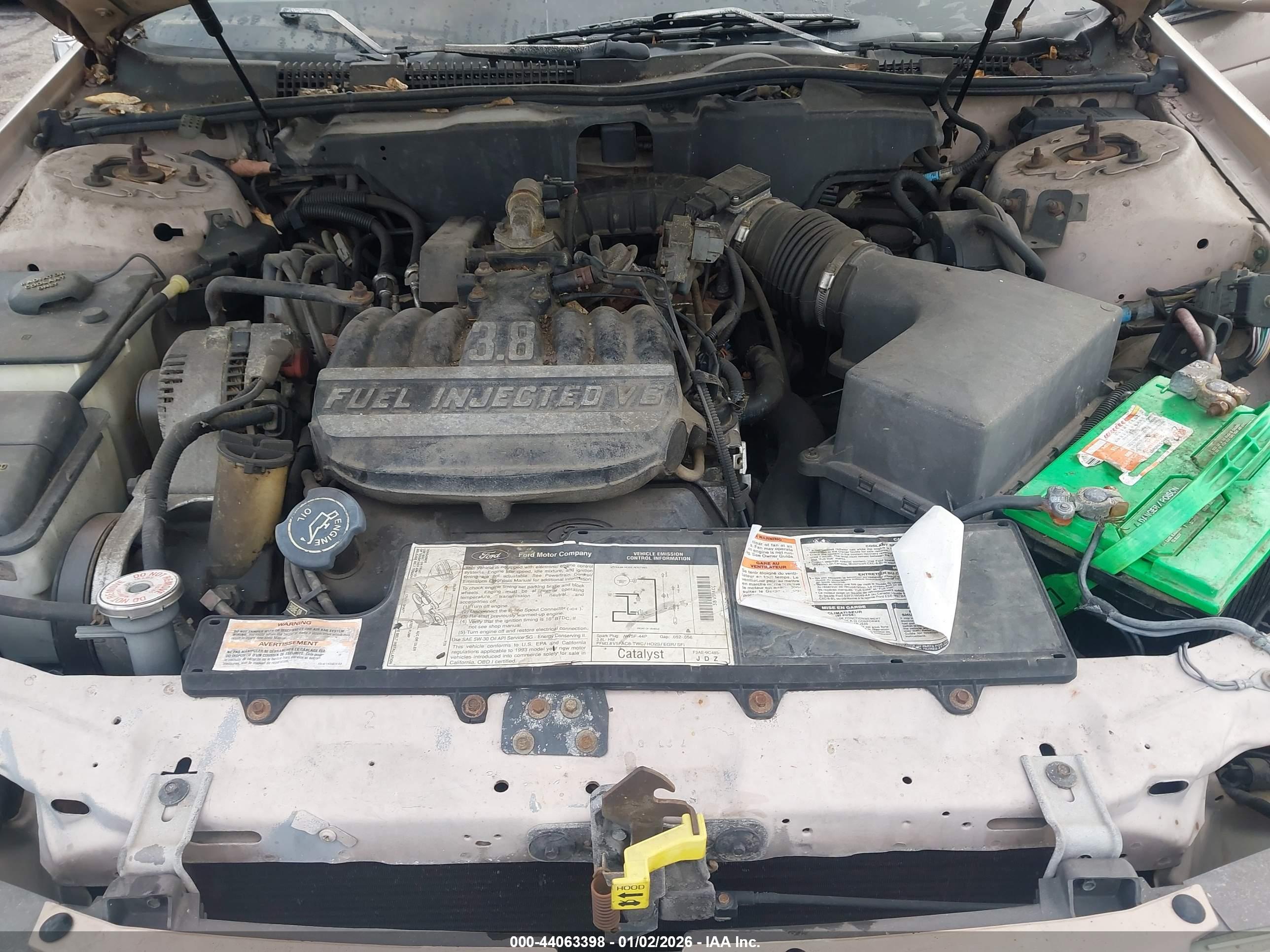 FORD TAURUS image 10