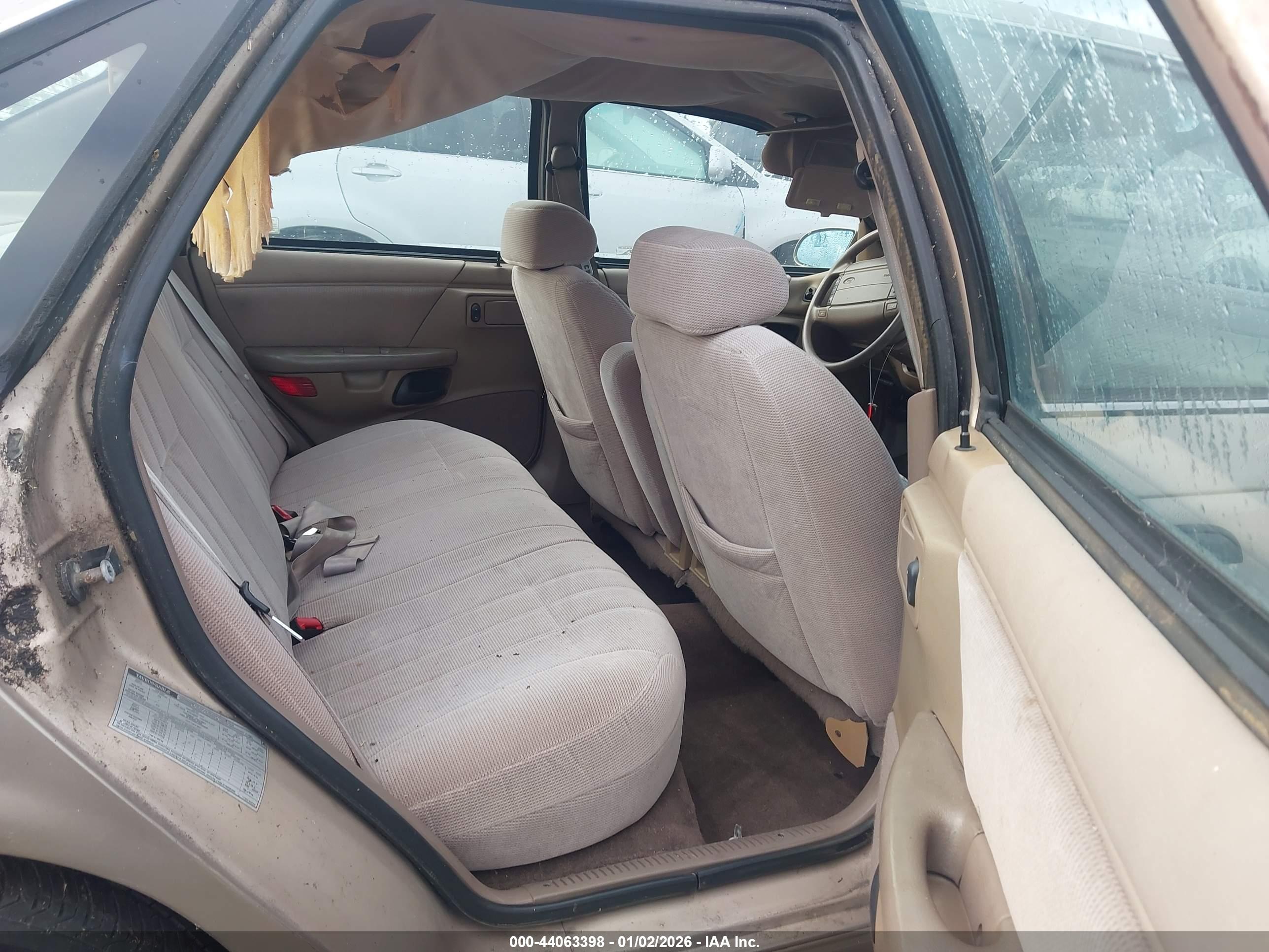 FORD TAURUS image 8