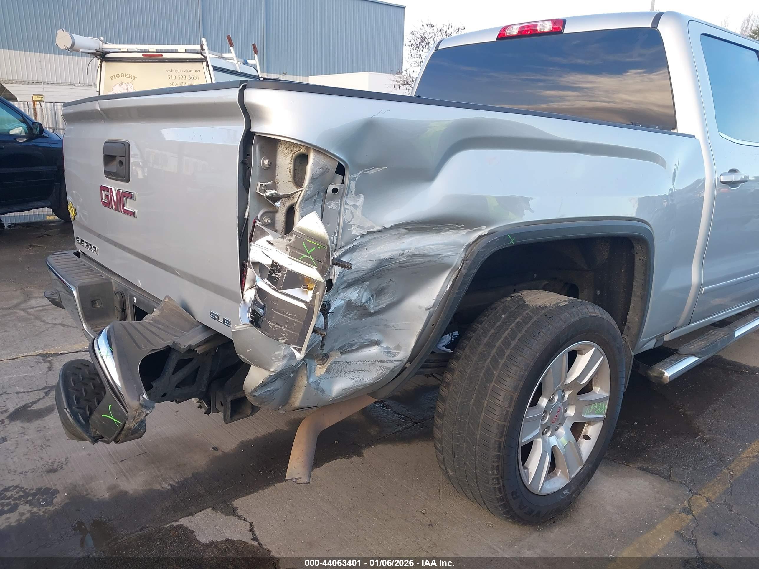 GMC SIERRA image 6