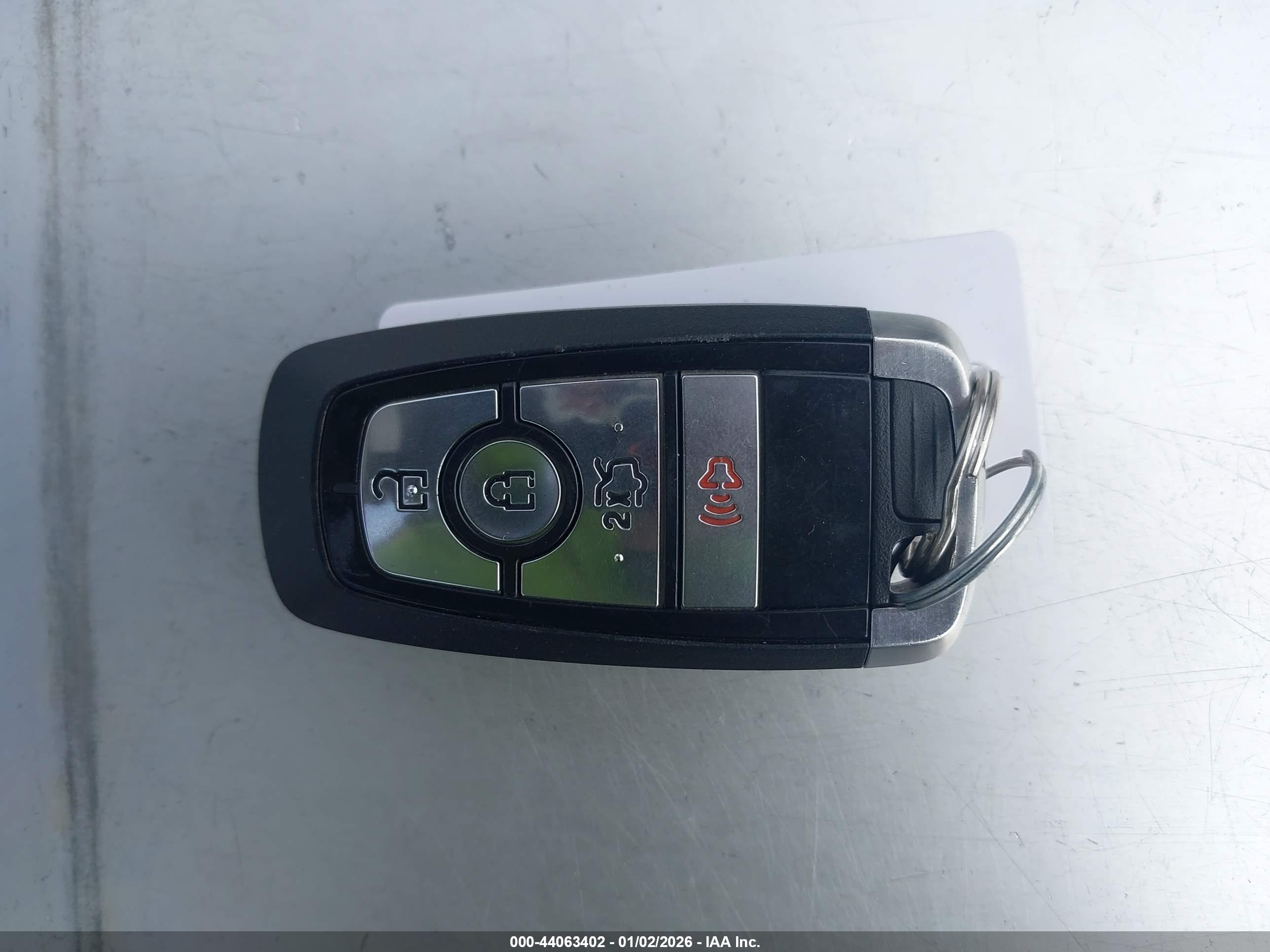 FORD FUSION image 11