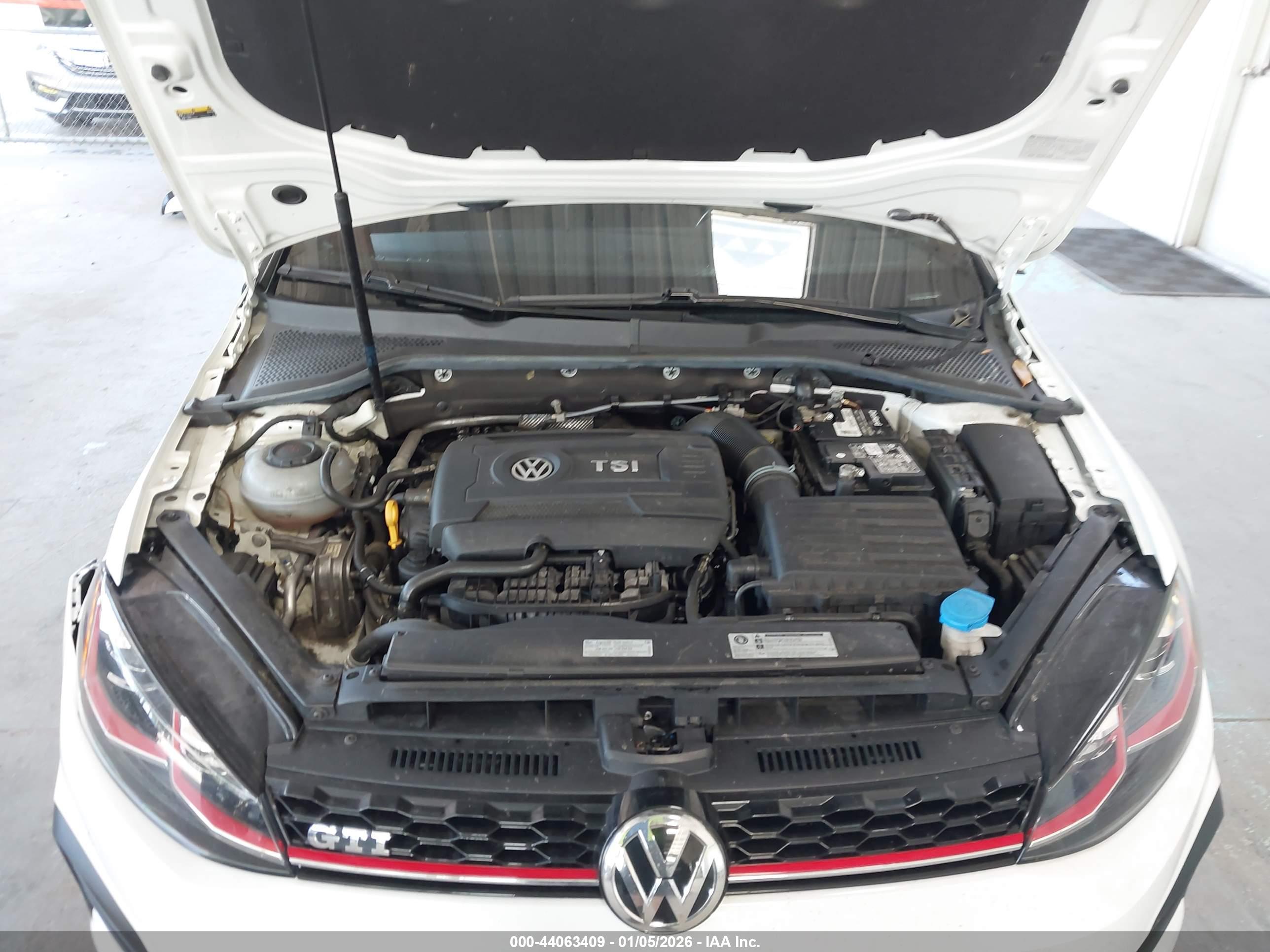 VOLKSWAGEN GOLF image 10
