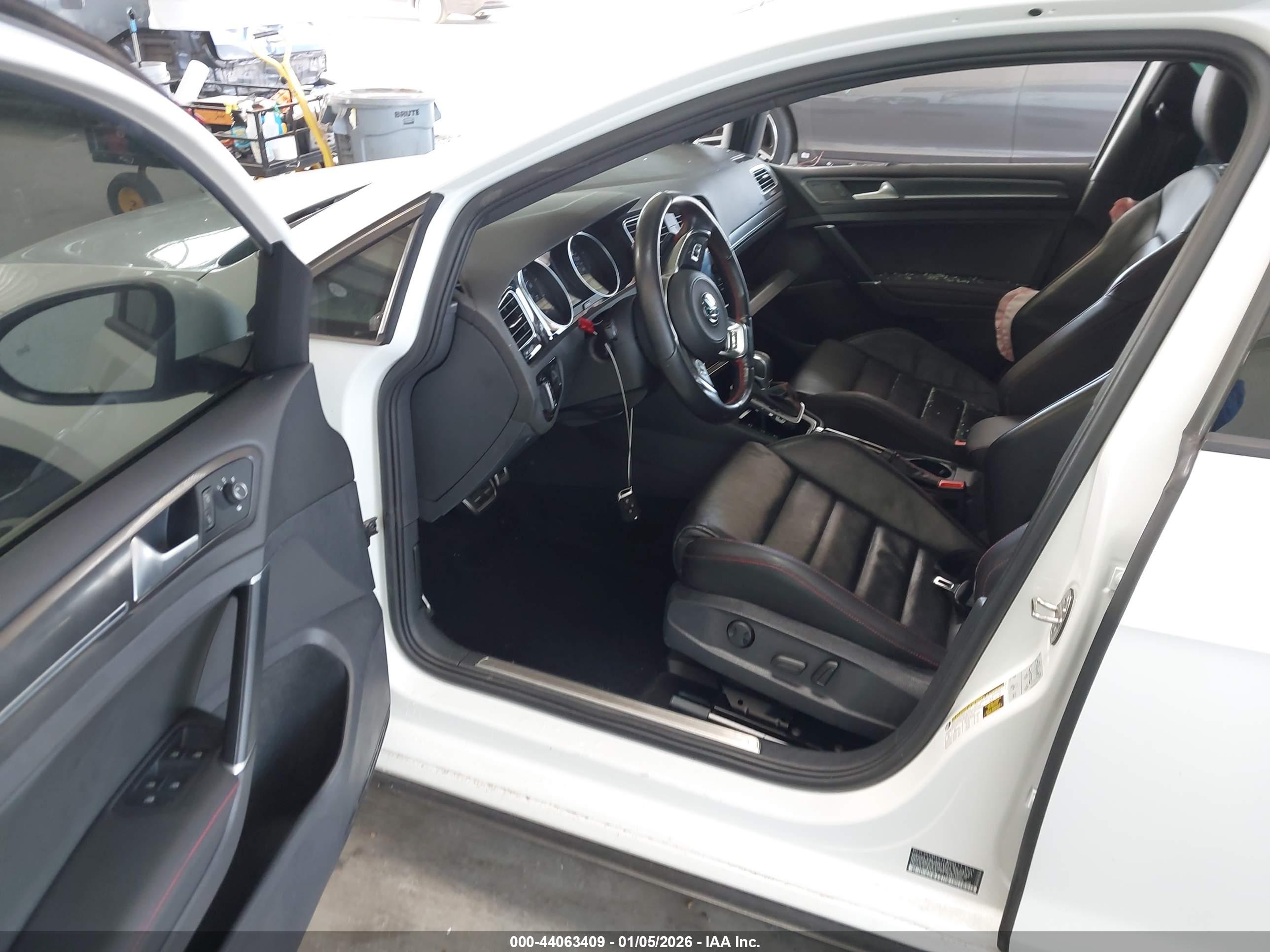VOLKSWAGEN GOLF image 5