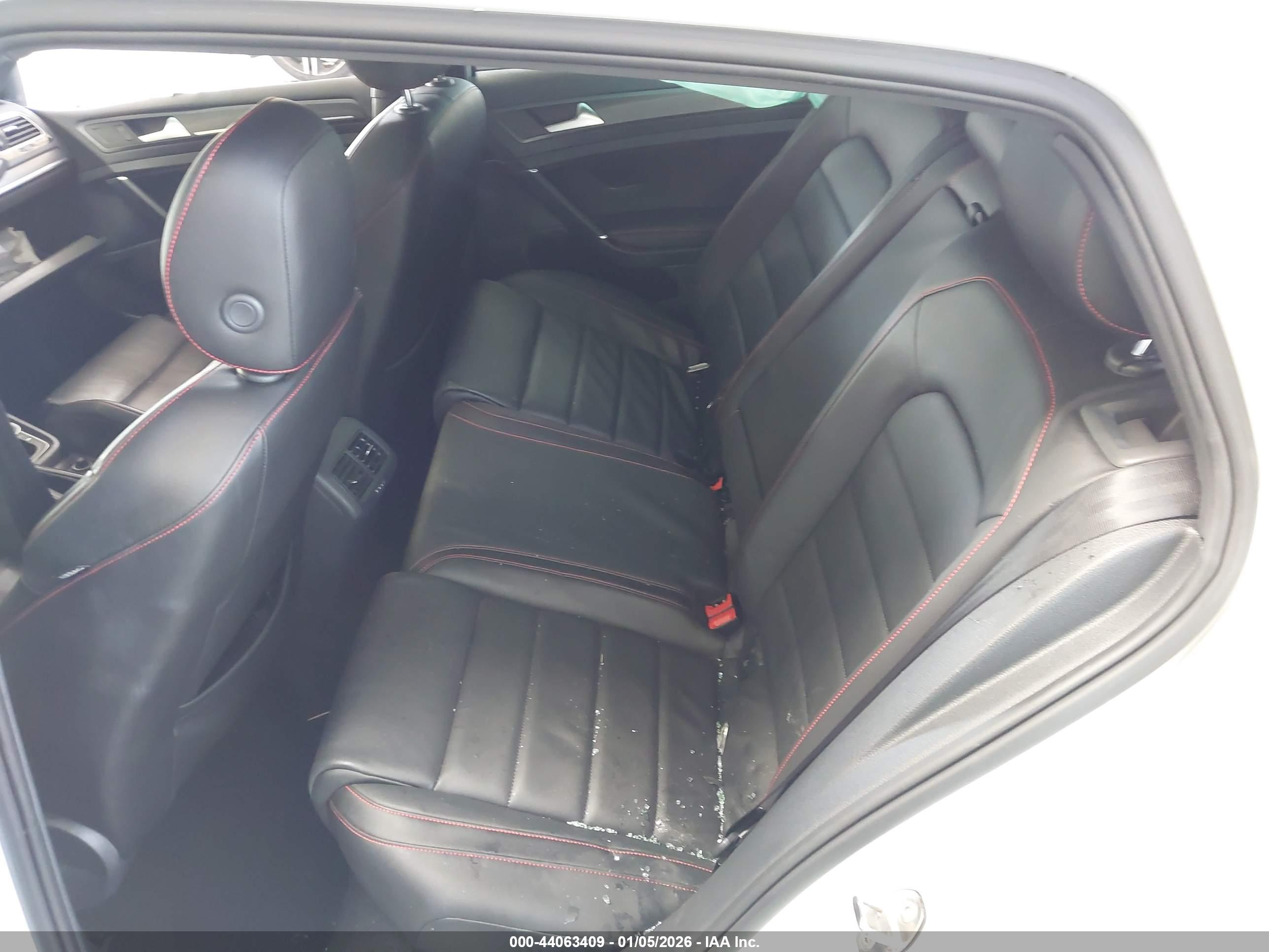 VOLKSWAGEN GOLF image 8