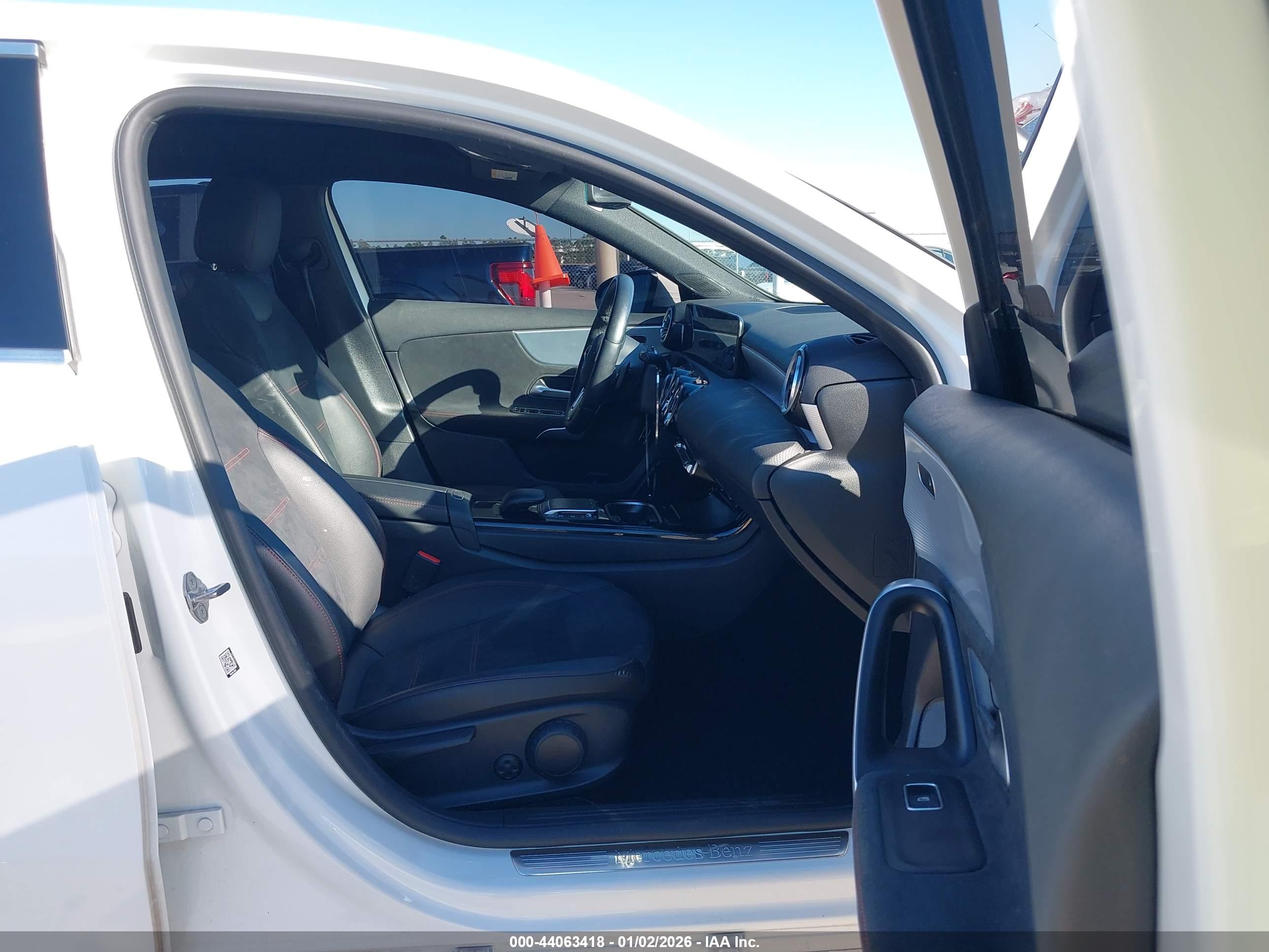 MERCEDES-BENZ A image 5