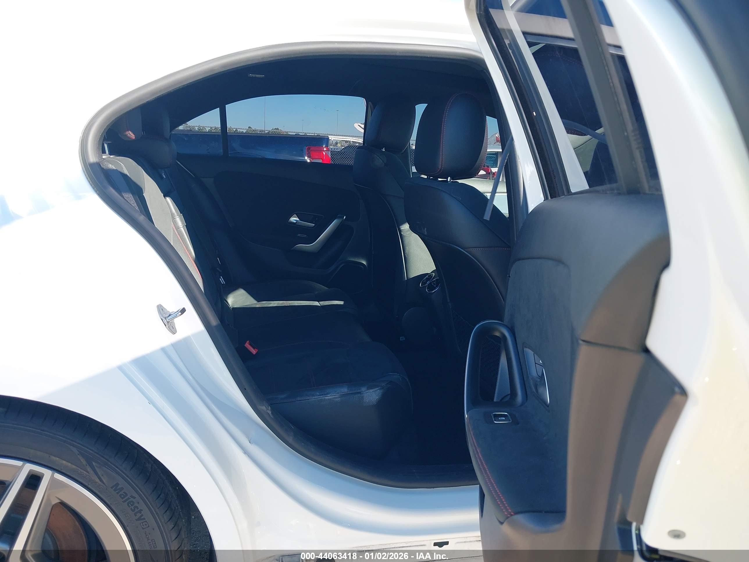 MERCEDES-BENZ A image 8