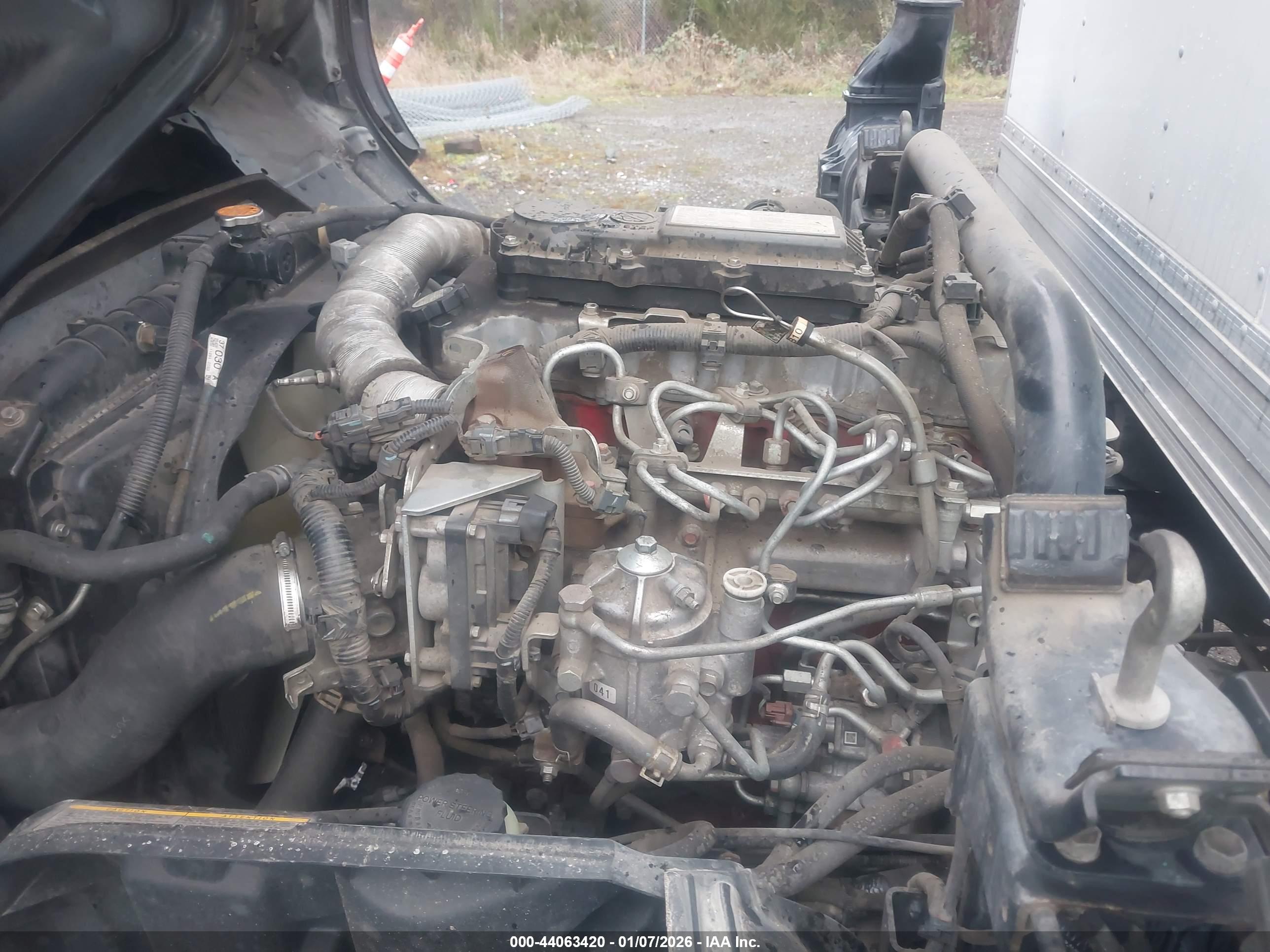 HINO 195 image 10